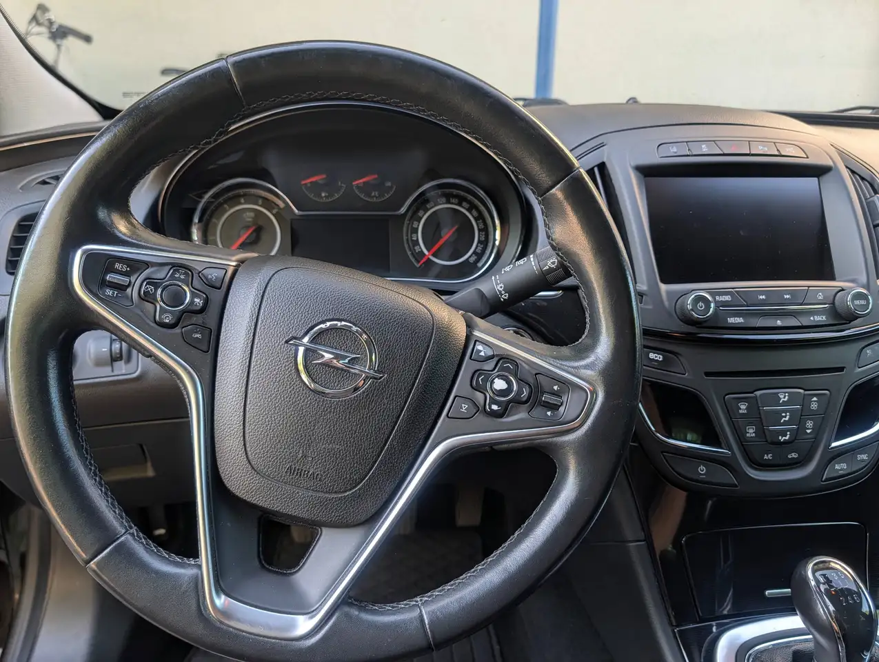 Opel Insignia Insignia Sports Tourer Diesel 2.0 CDTI Sports Tourer ecoFLEXStart/Stop Business Edition — photo 1 of 15