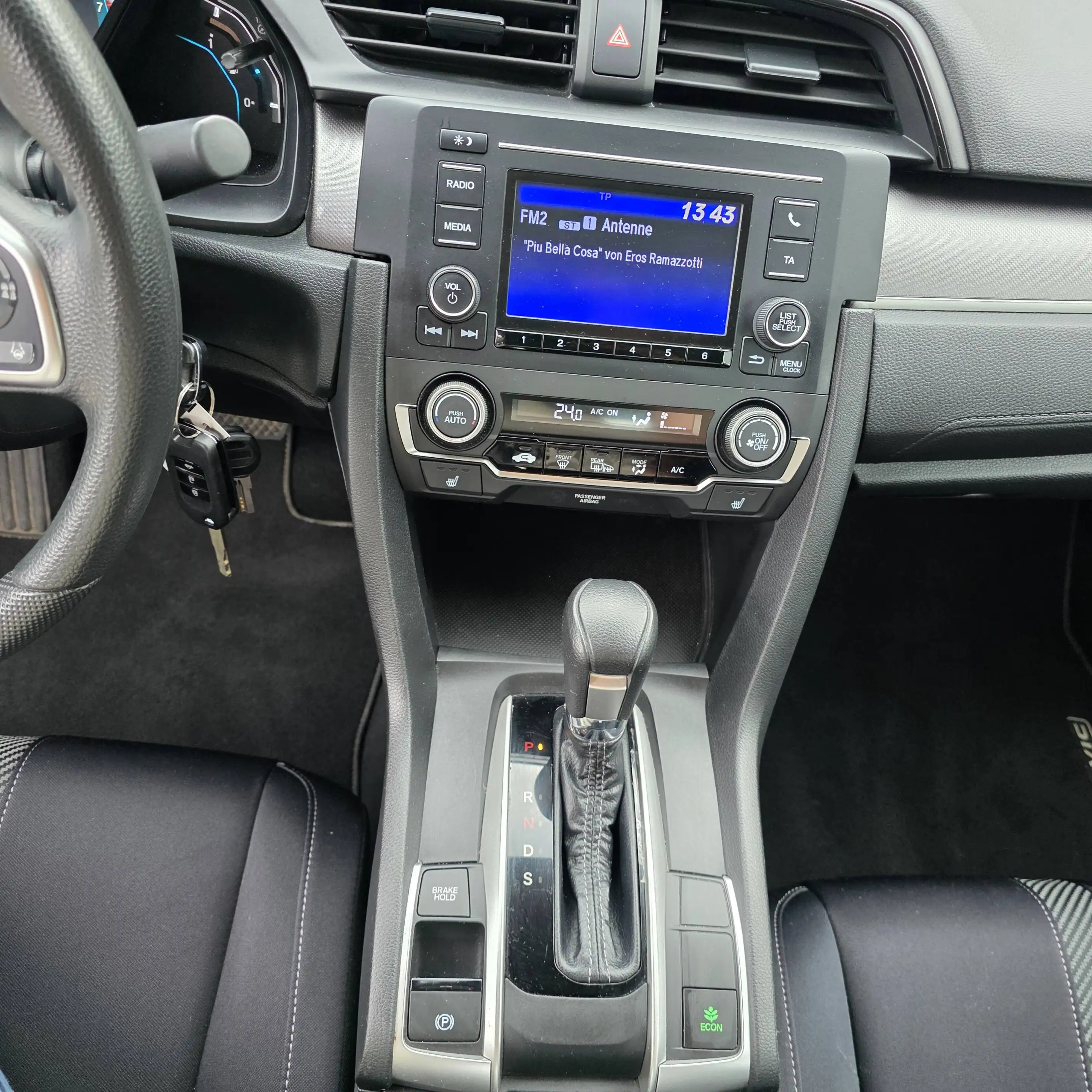Honda Civic 1.5 Comfort — photo 14