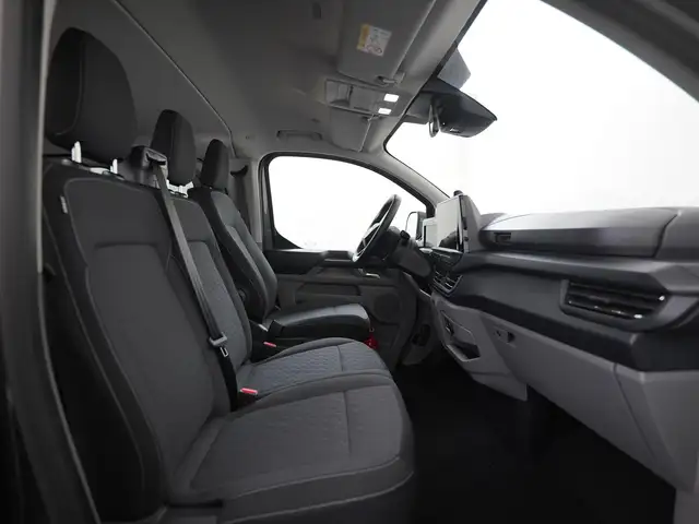 Ford Transit Custom view 3