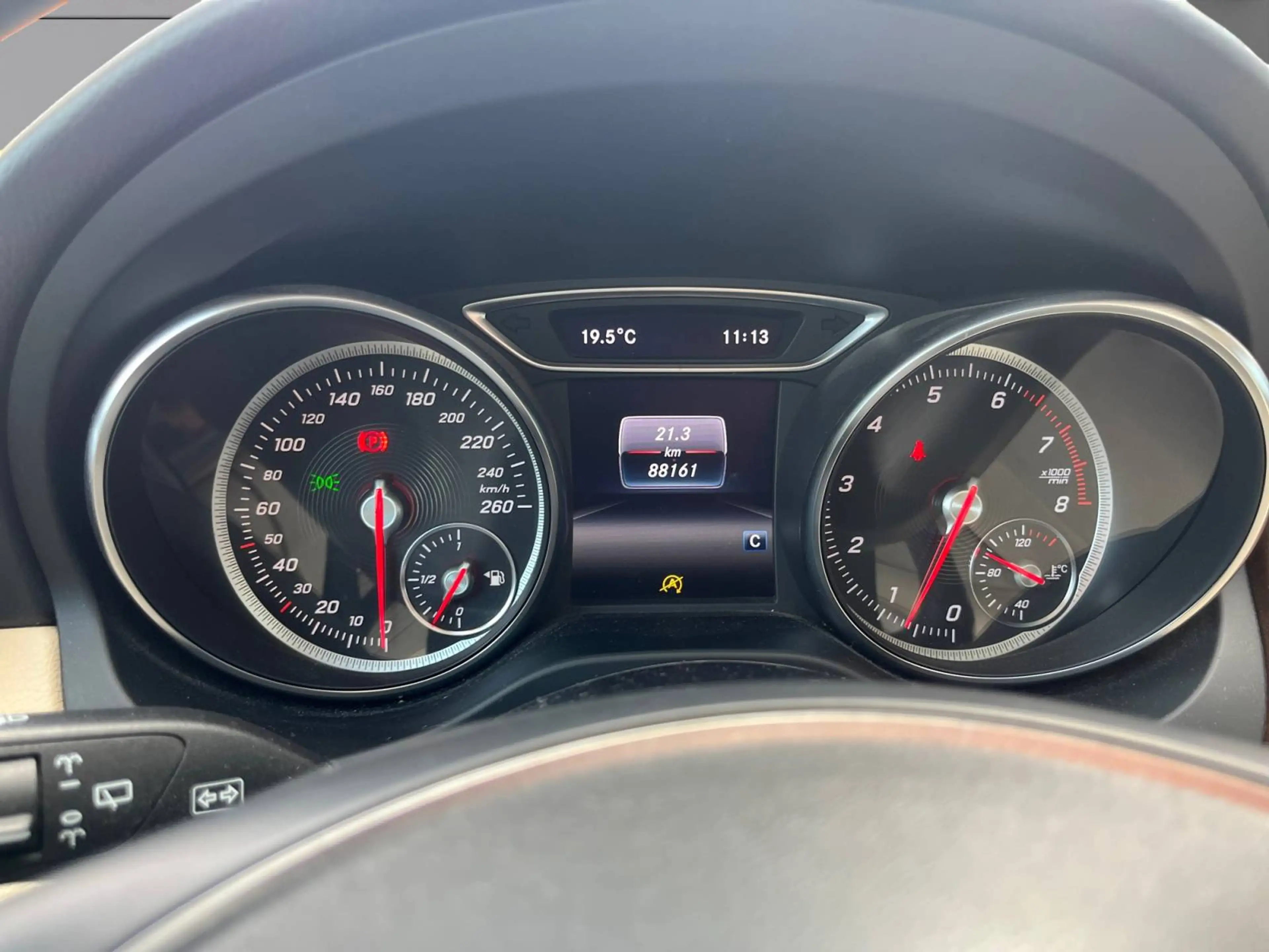 Mercedes-Benz GLA 180 GLA 180 Business Solution (EU6.2) — photo 14