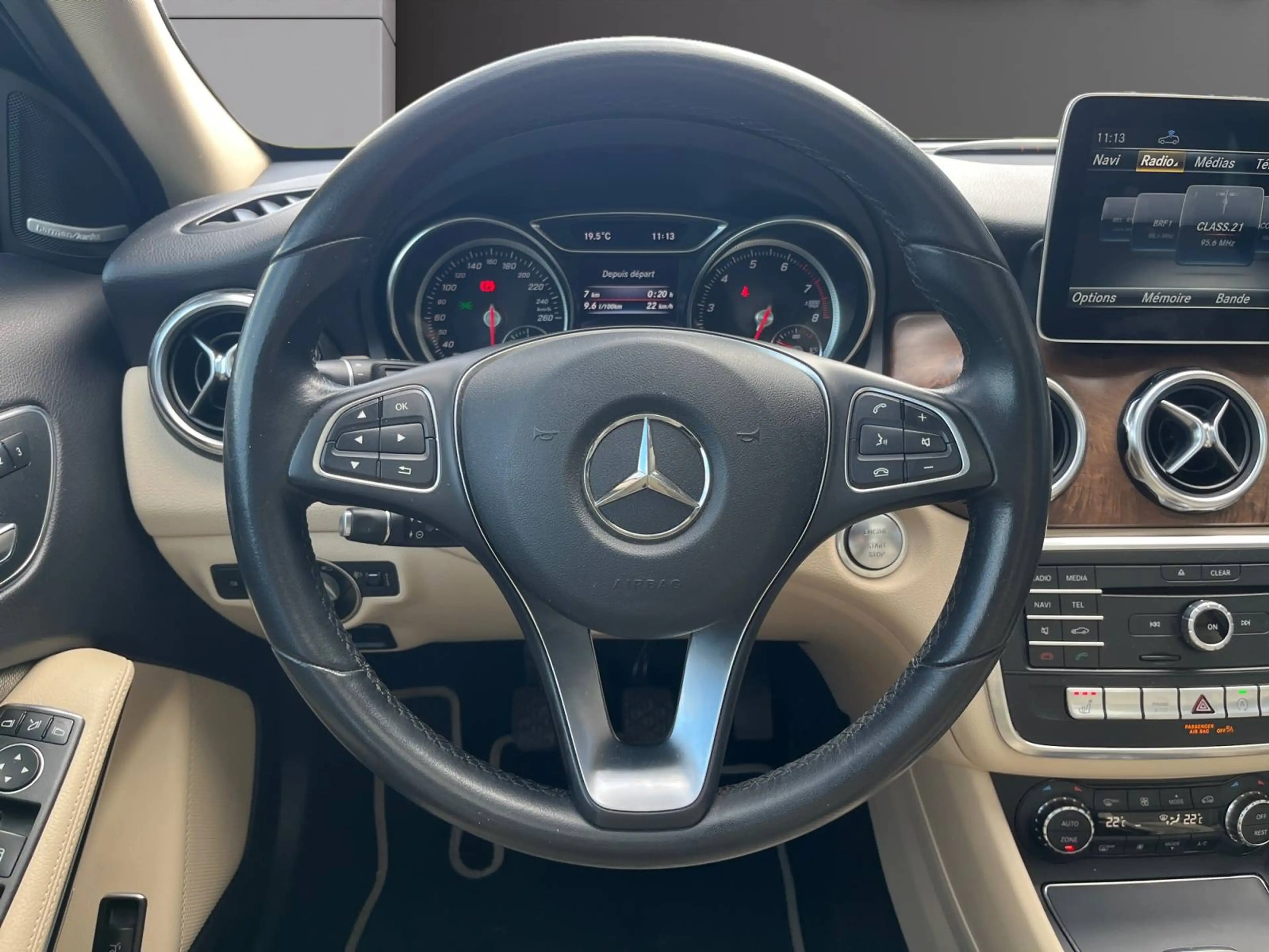 Mercedes-Benz GLA 180 GLA 180 Business Solution (EU6.2) — photo 13