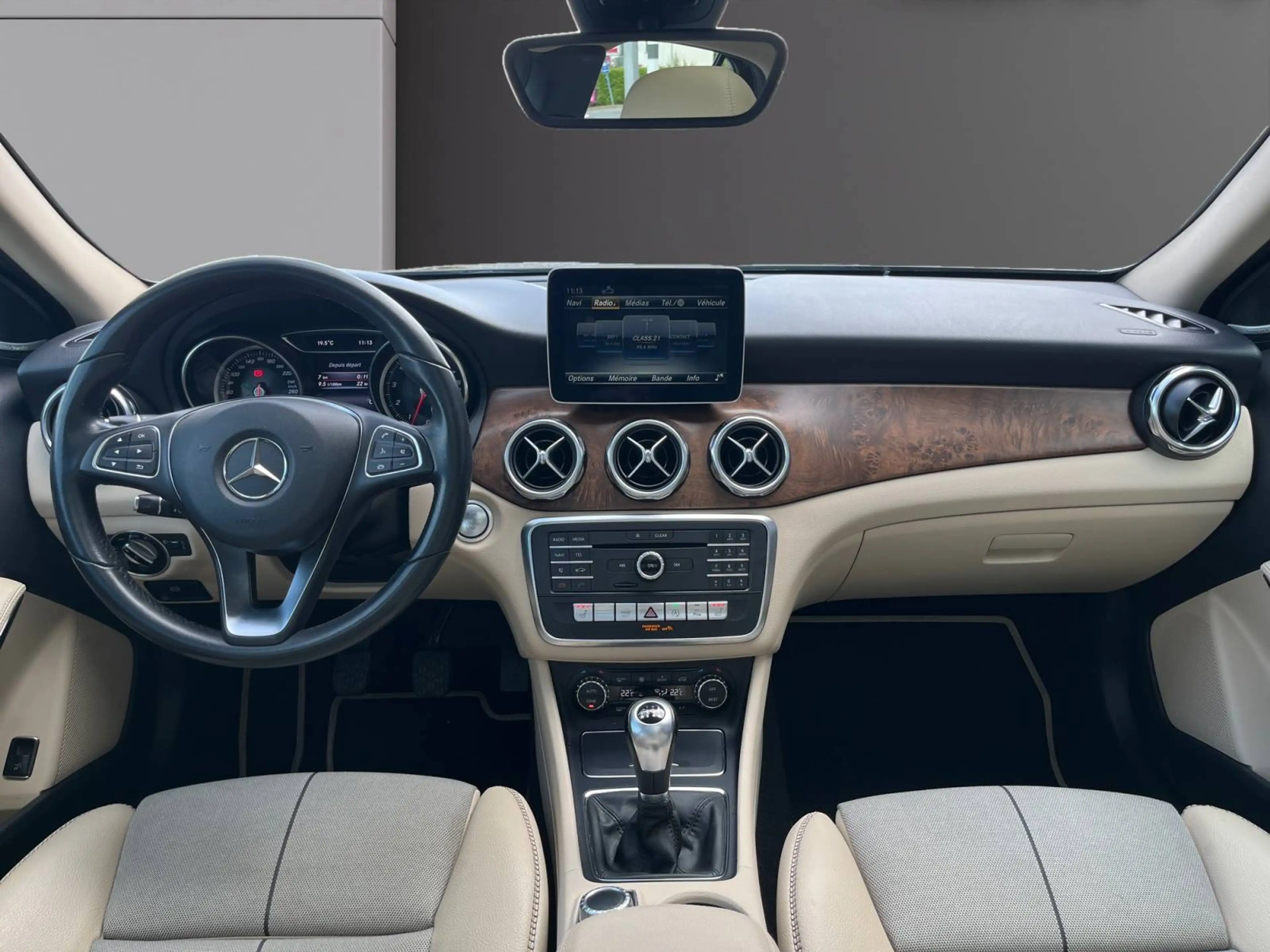 Mercedes-Benz GLA 180 GLA 180 Business Solution (EU6.2) — photo 2