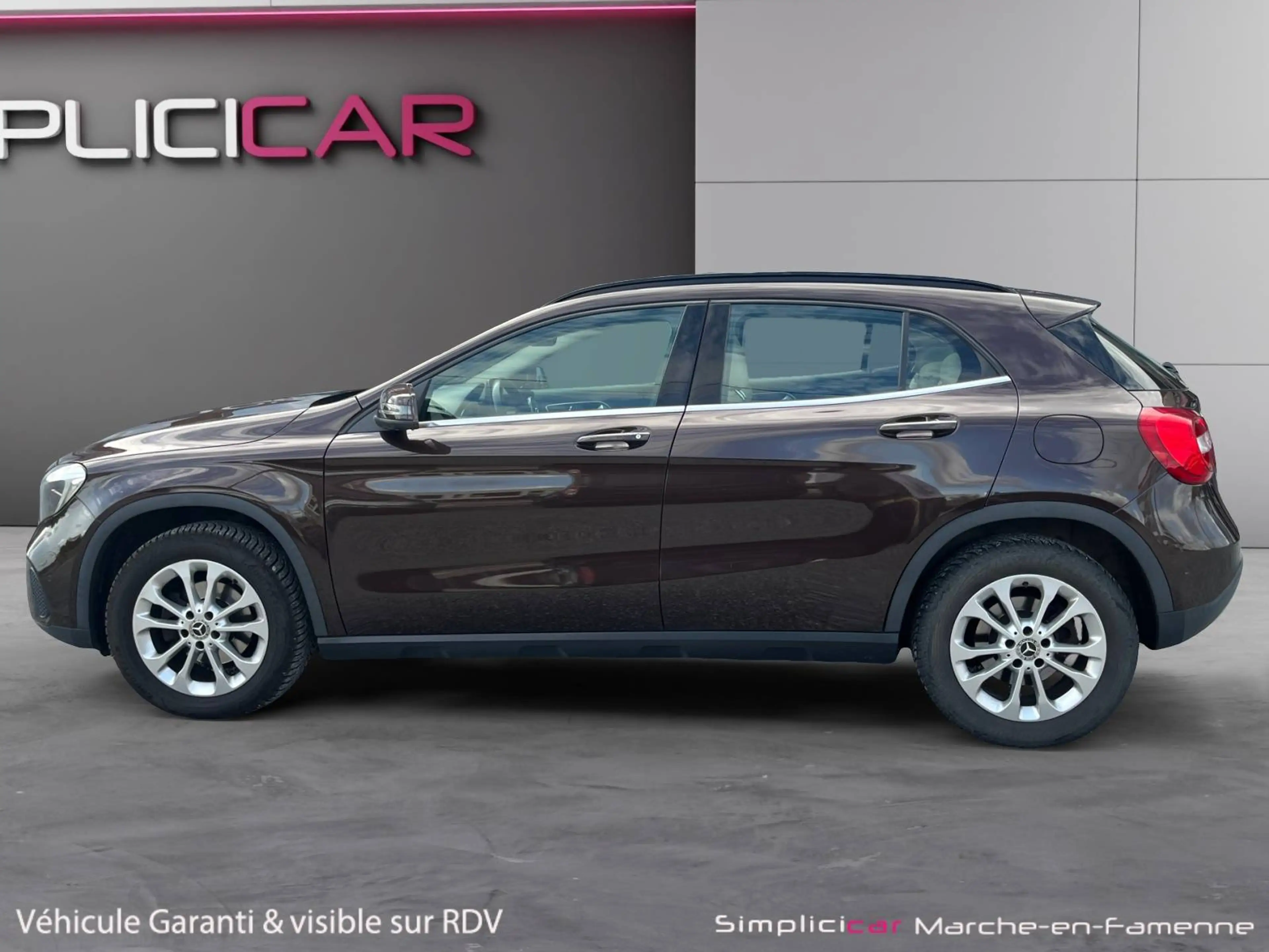 Mercedes-Benz GLA 180 GLA 180 Business Solution (EU6.2) — photo 5