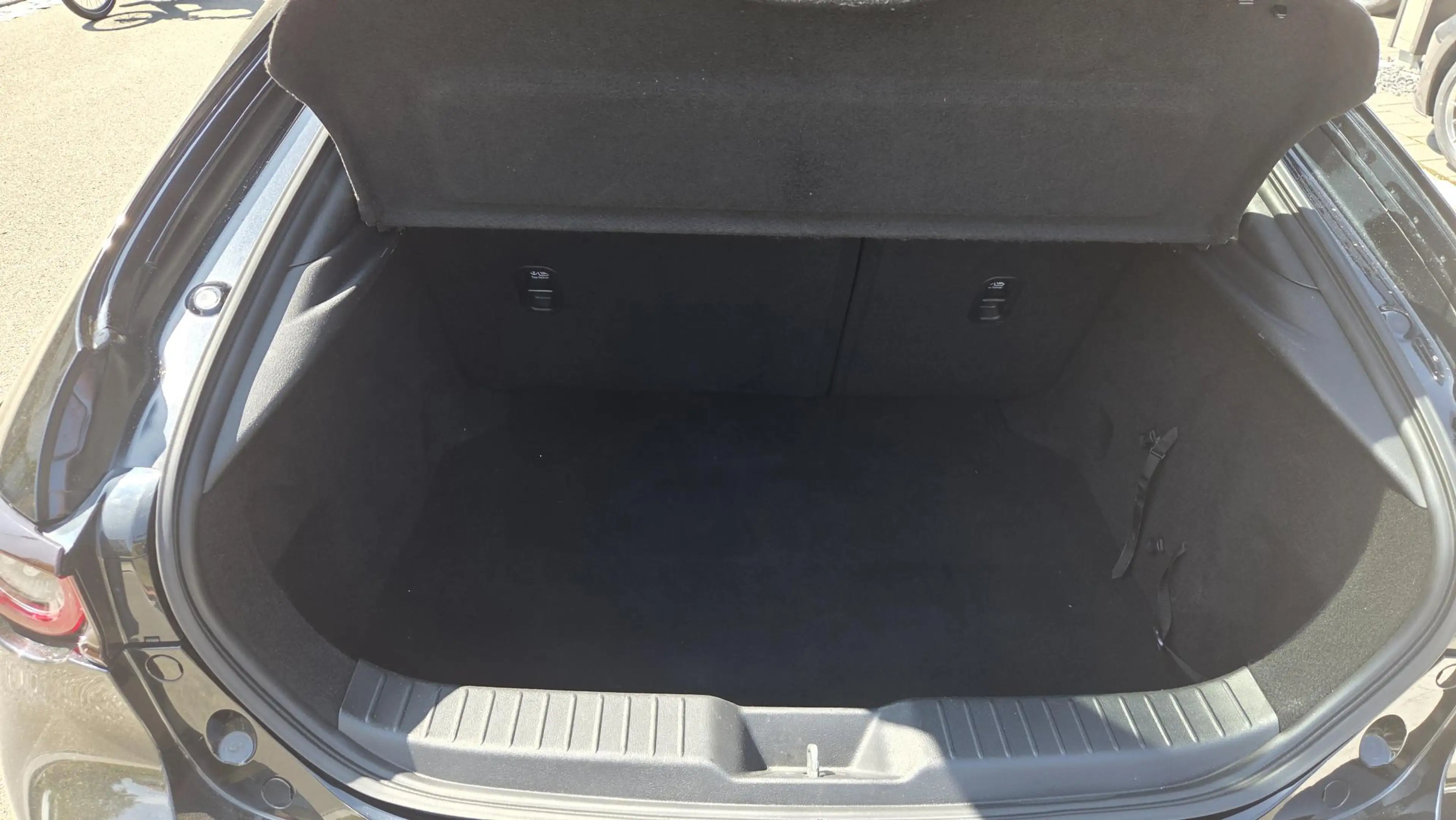 Mazda 3 als Selection mit Desgin- und I-Active Paket 1 Jah — photo 7