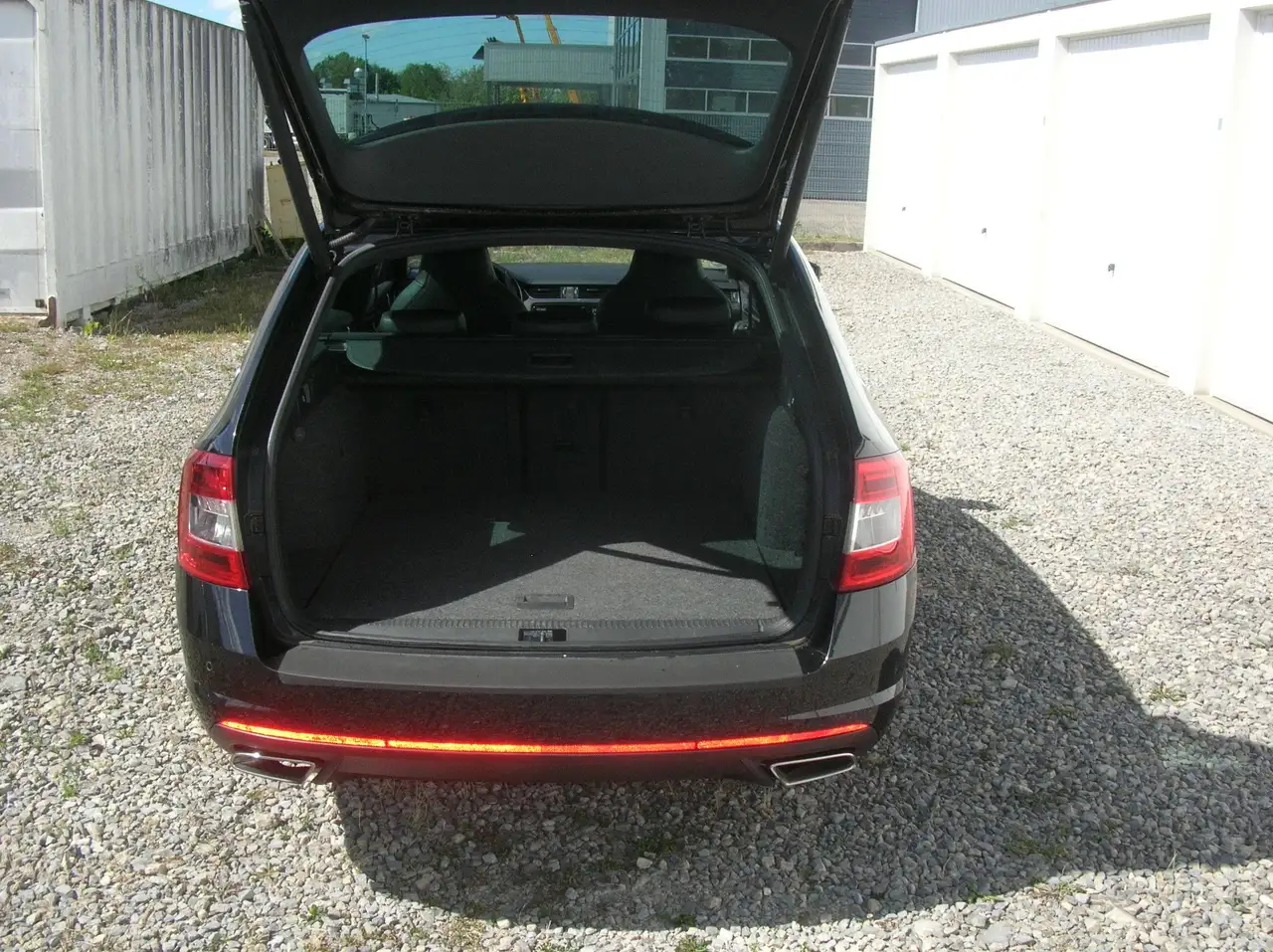 SKODA OCTAVIA COMBI RS 2.0 TDI - BVM - CAMÉRA DE RECUL - PACK SPORT - CT RECENT