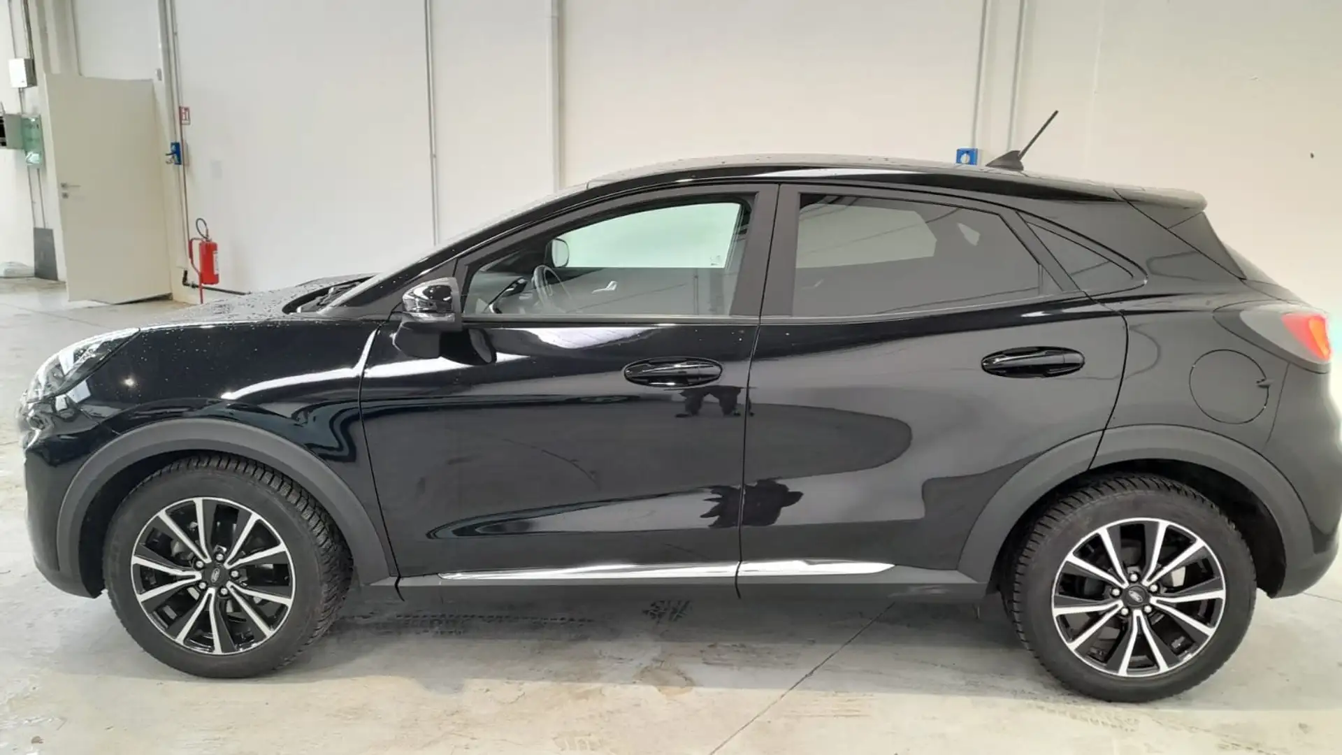 Ford Puma 1.0 ecoboost h Titanium Design GJ954 Nero - 2
