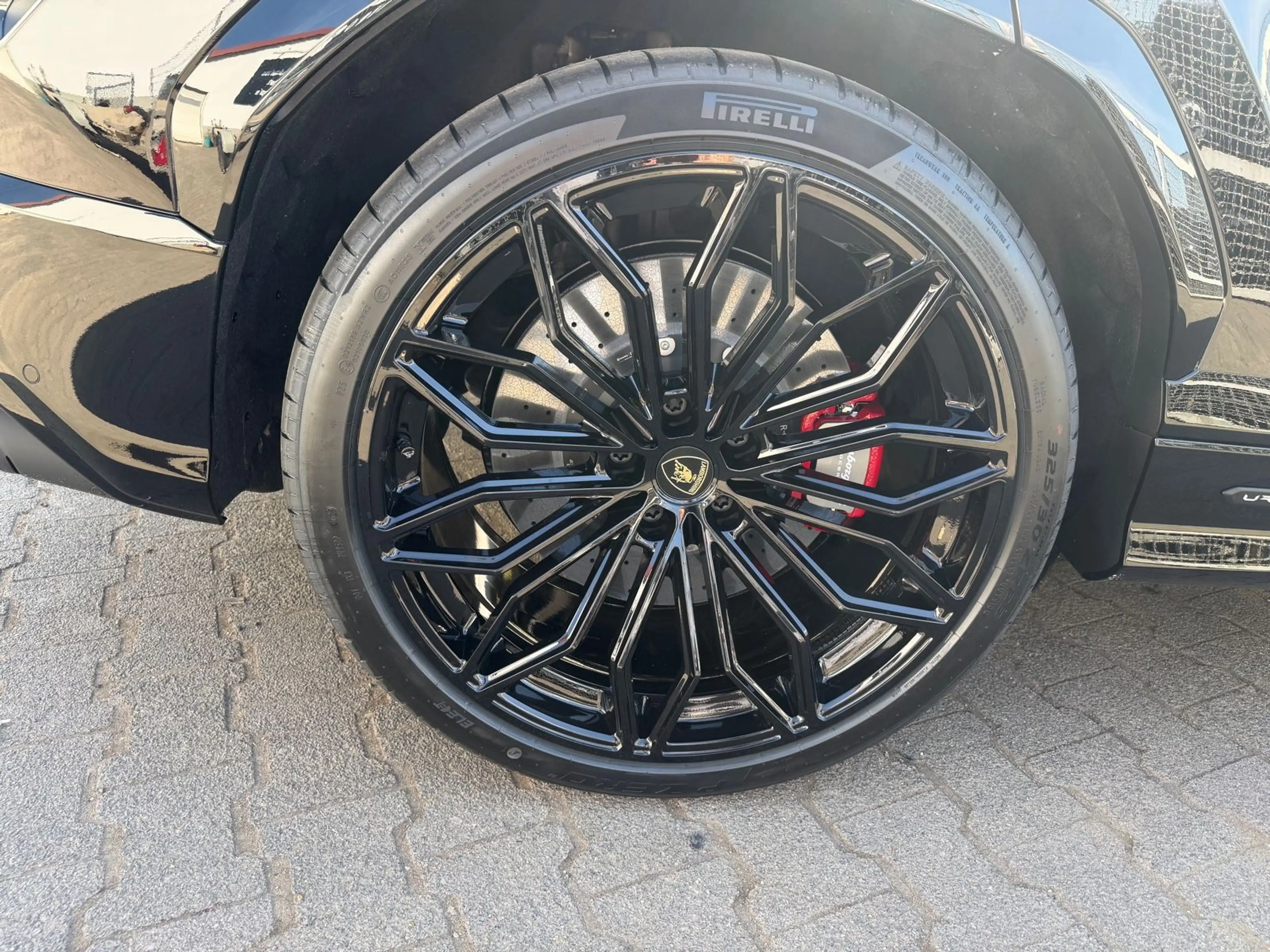Lamborghini Urus 4.0 V8 SE, mit AHK — photo 8