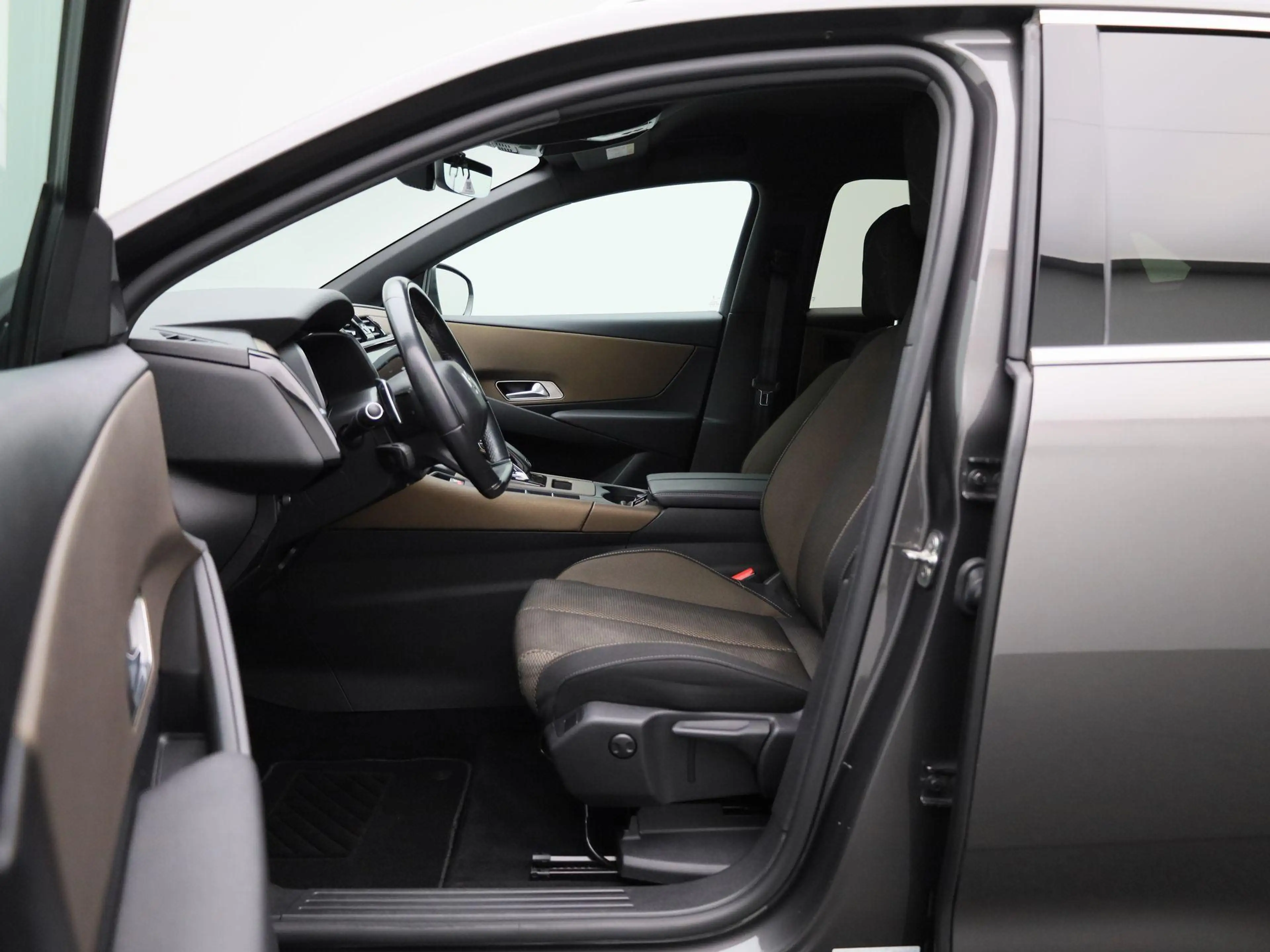 DS Automobiles DS 7 Crossback 1.5 BlueHDI Bastille — photo 11