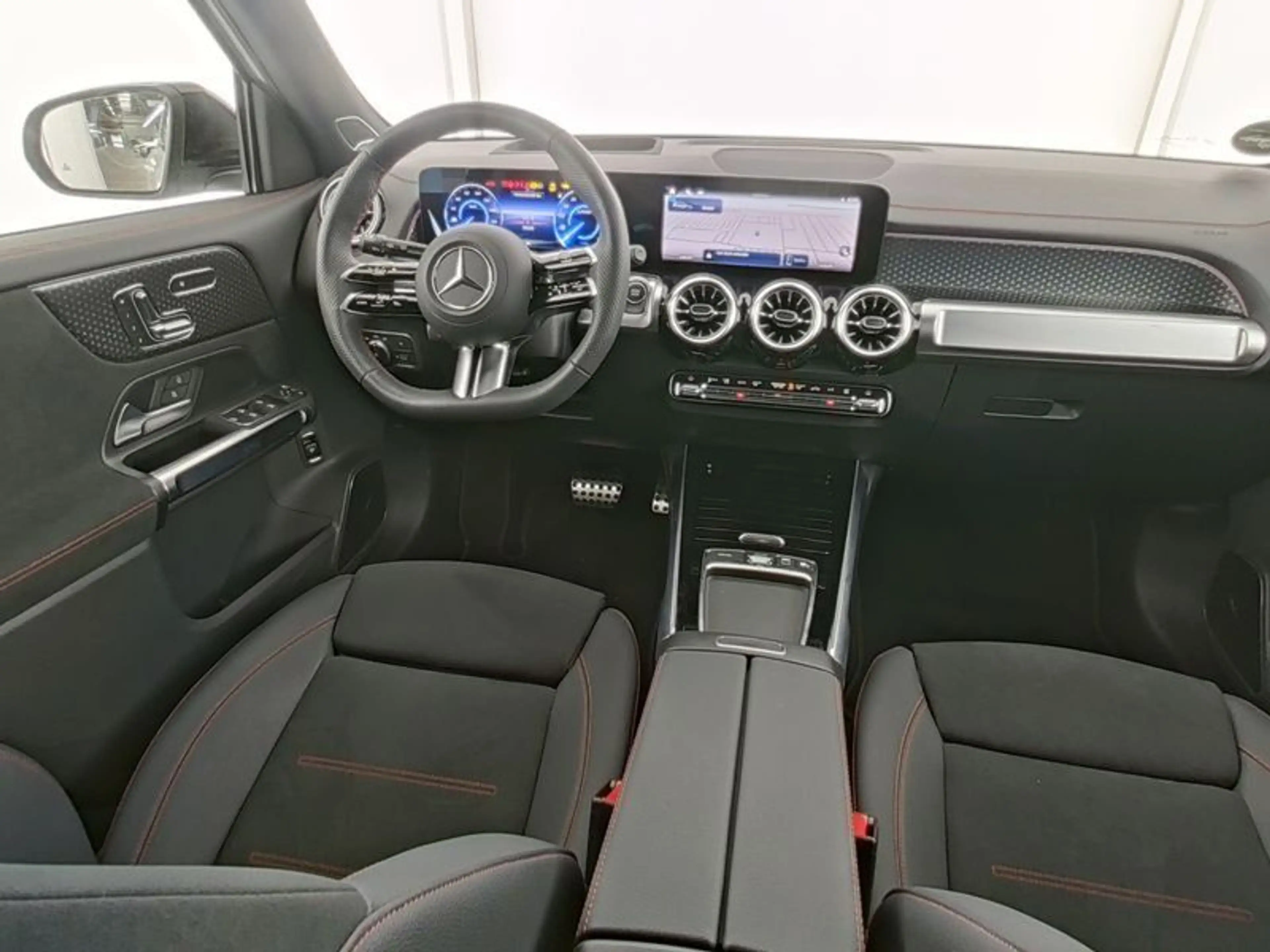 Mercedes-Benz EQB 250 AMG-PREMIUM NIGHT DISTRONIC MEMORY 360 — photo 6