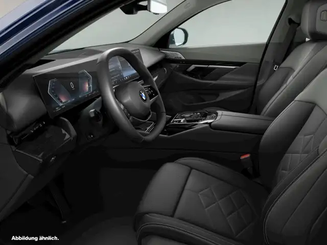 BMW 5 Series view 3