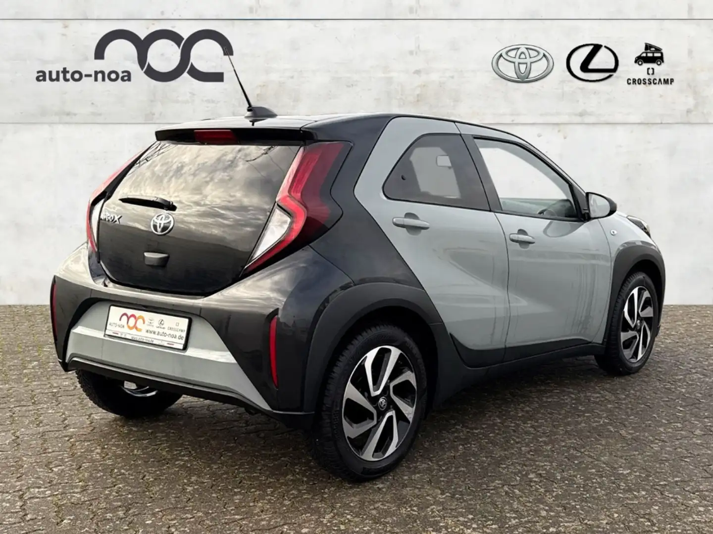 Toyota Aygo X Team D Apple CarPlay Android Auto Musikstreaming D Grün - 2