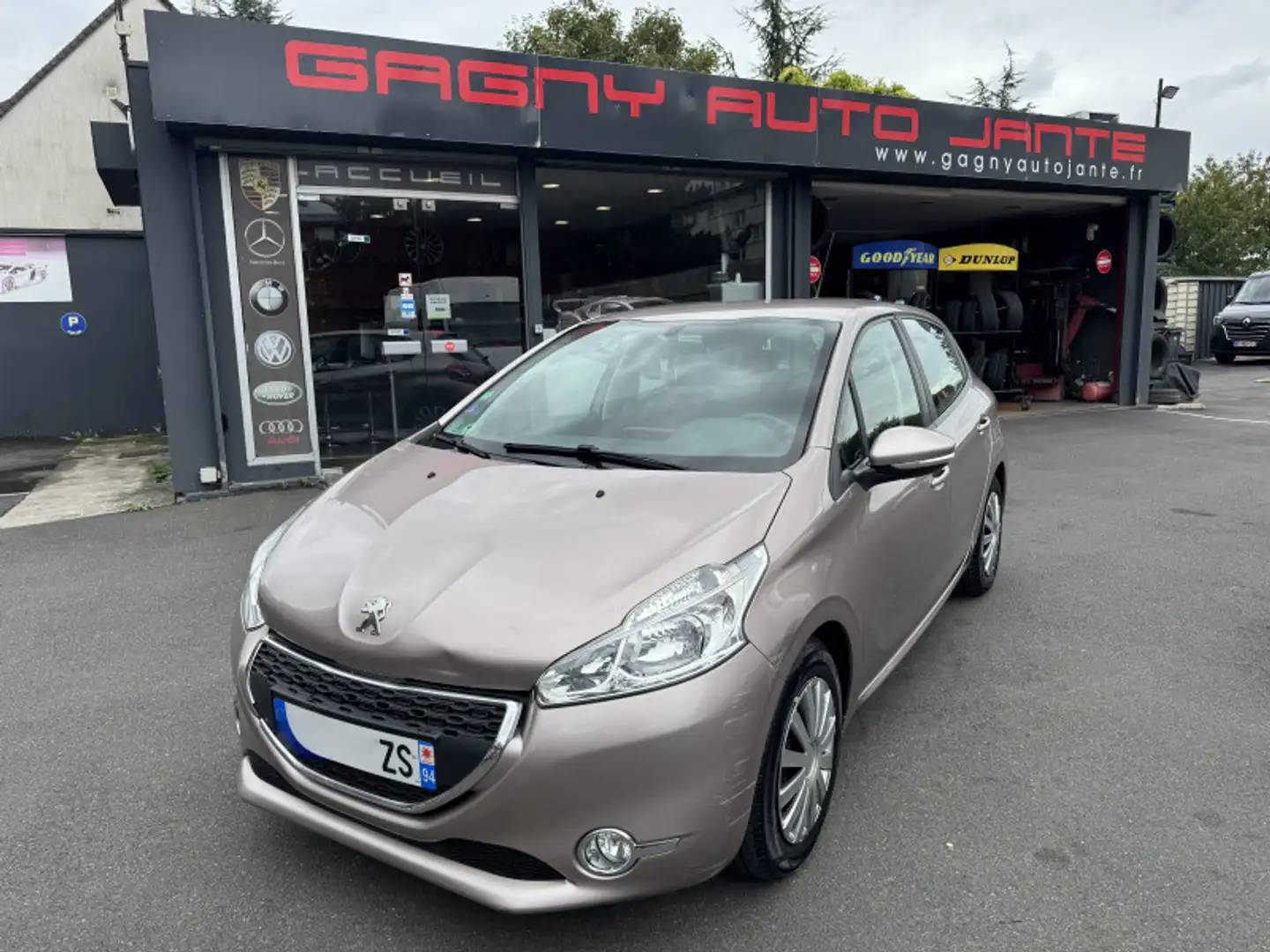 Peugeot 208 1.2 VTI ACTIVE 5P - 1