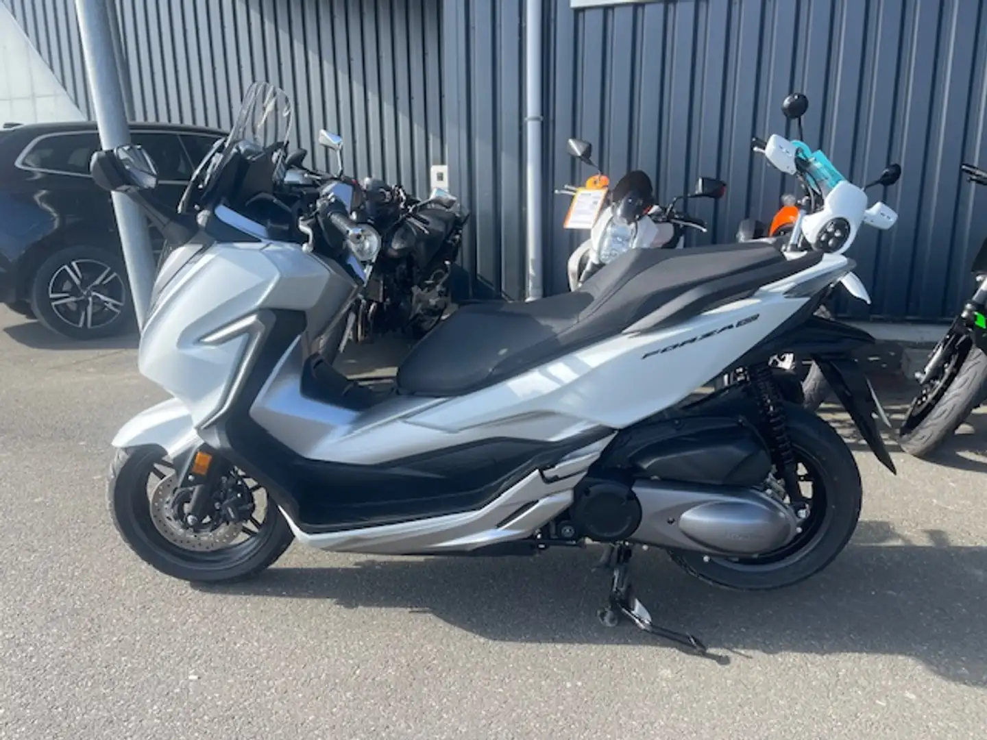 Honda Forza 300 - 1