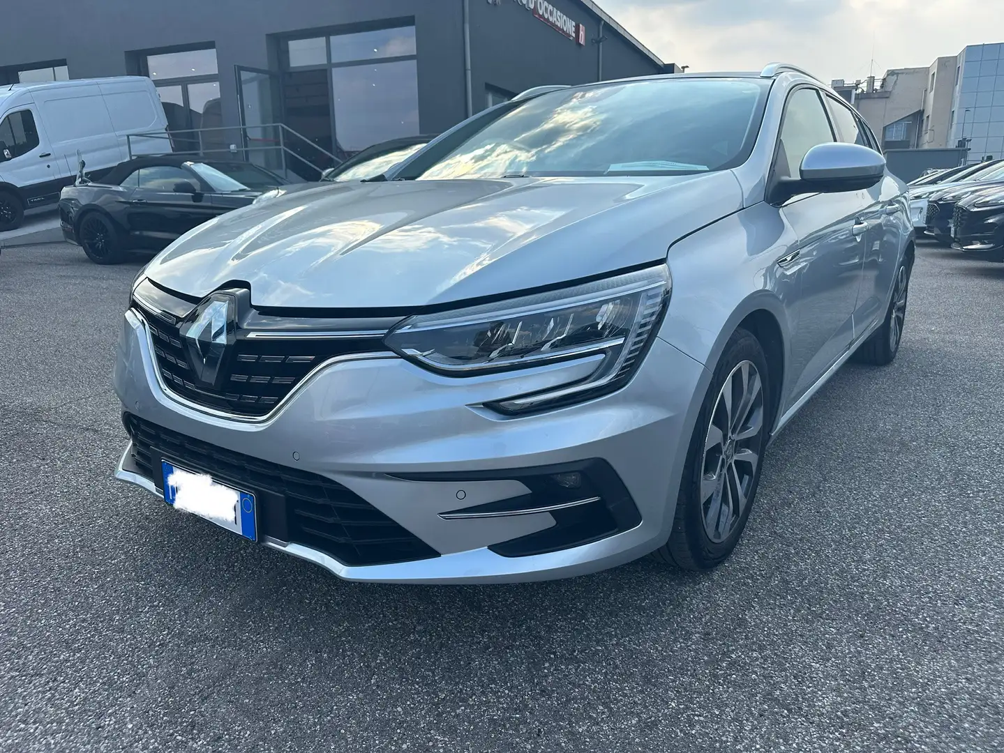 Renault Megane Sporter 1.5 blue dci Techno 115cv edc Argento - 2