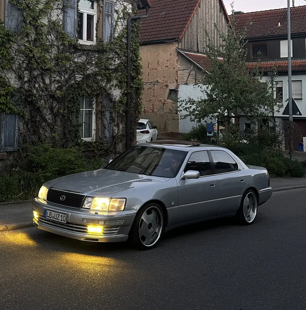 Lexus LS 400 - 1