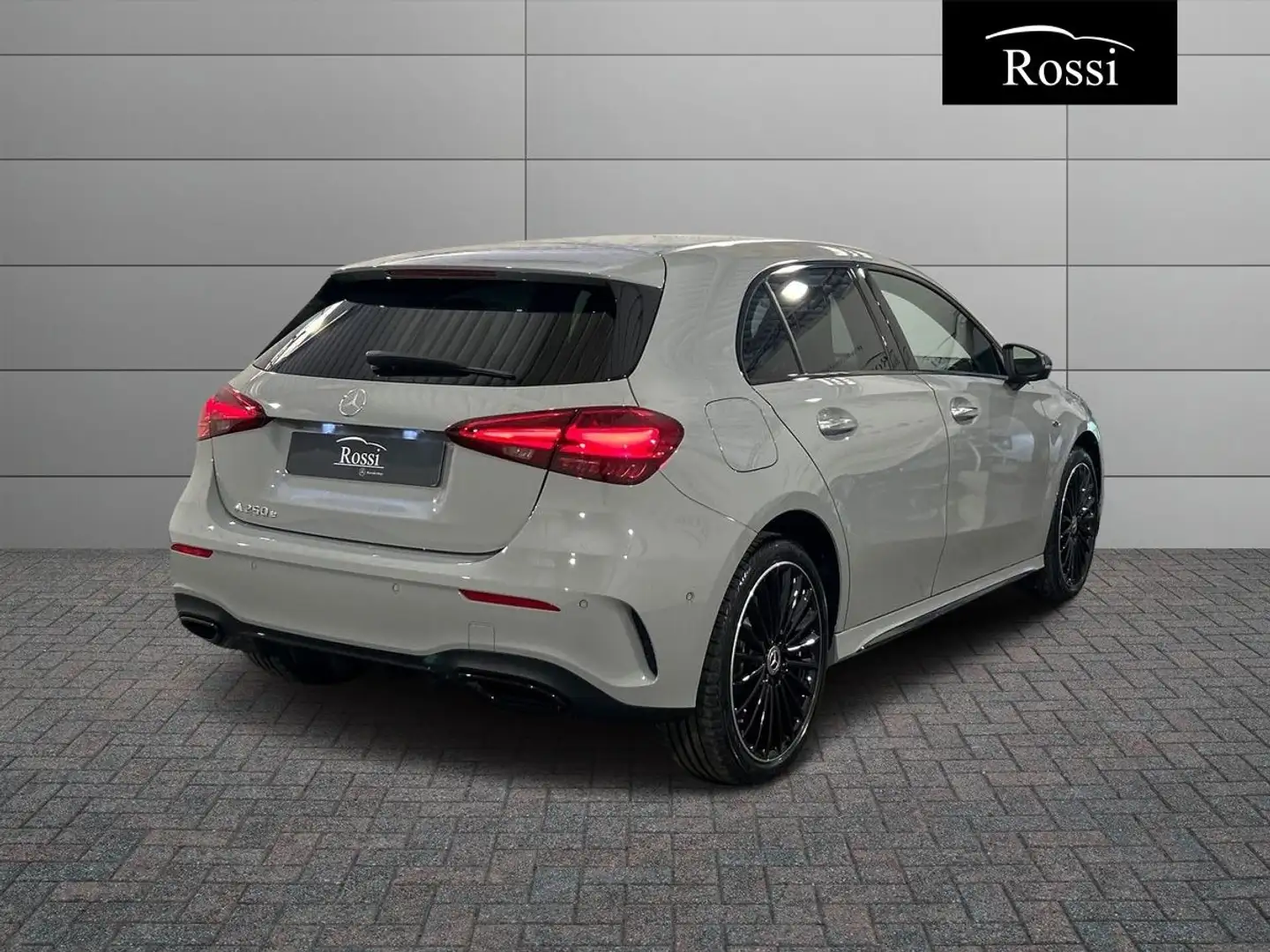 Mercedes-Benz A 250 e con tecnologia ibrida EQ Alpine Grey Edition - 2