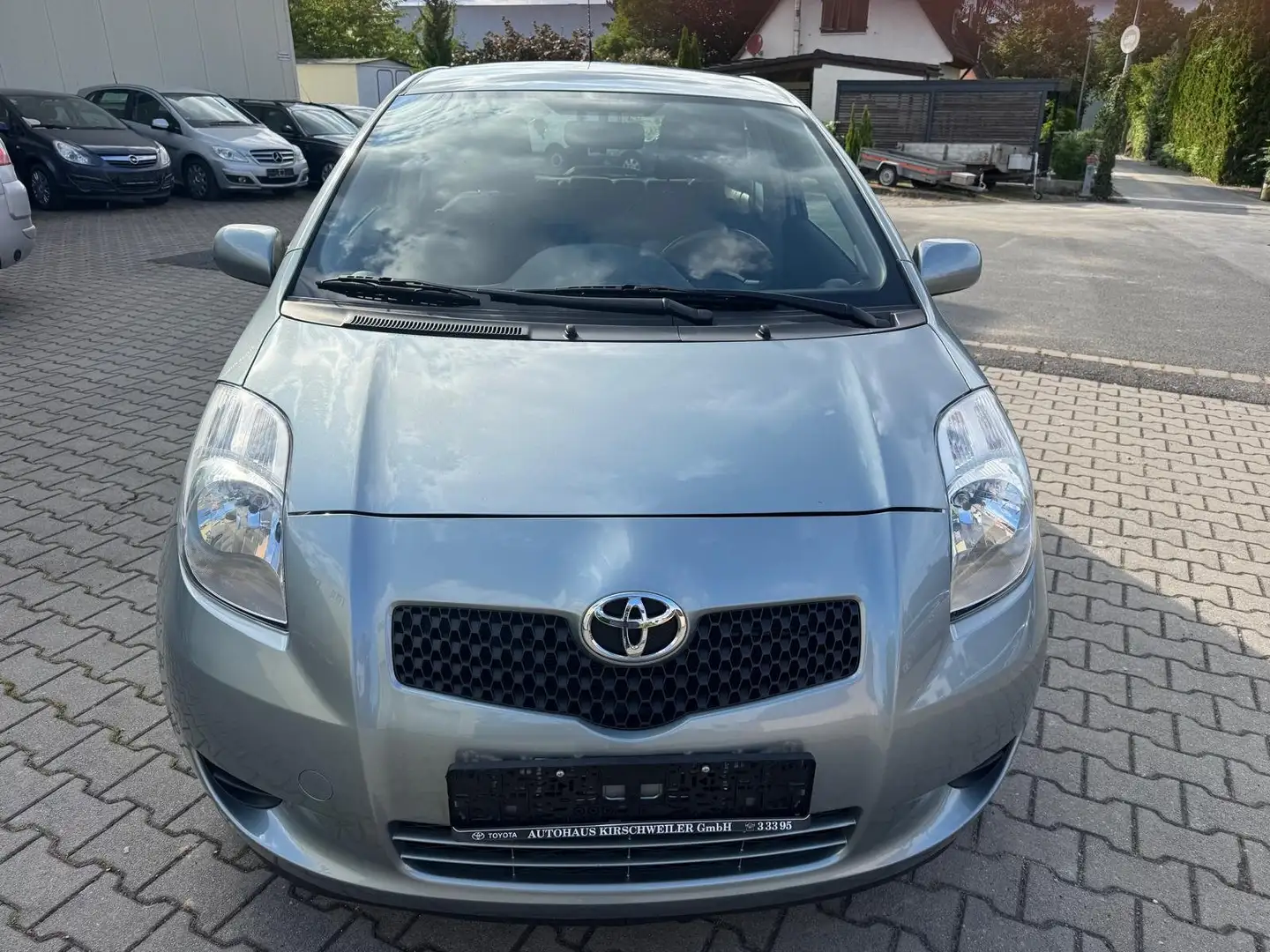 Toyota Yaris Sol Silber - 2