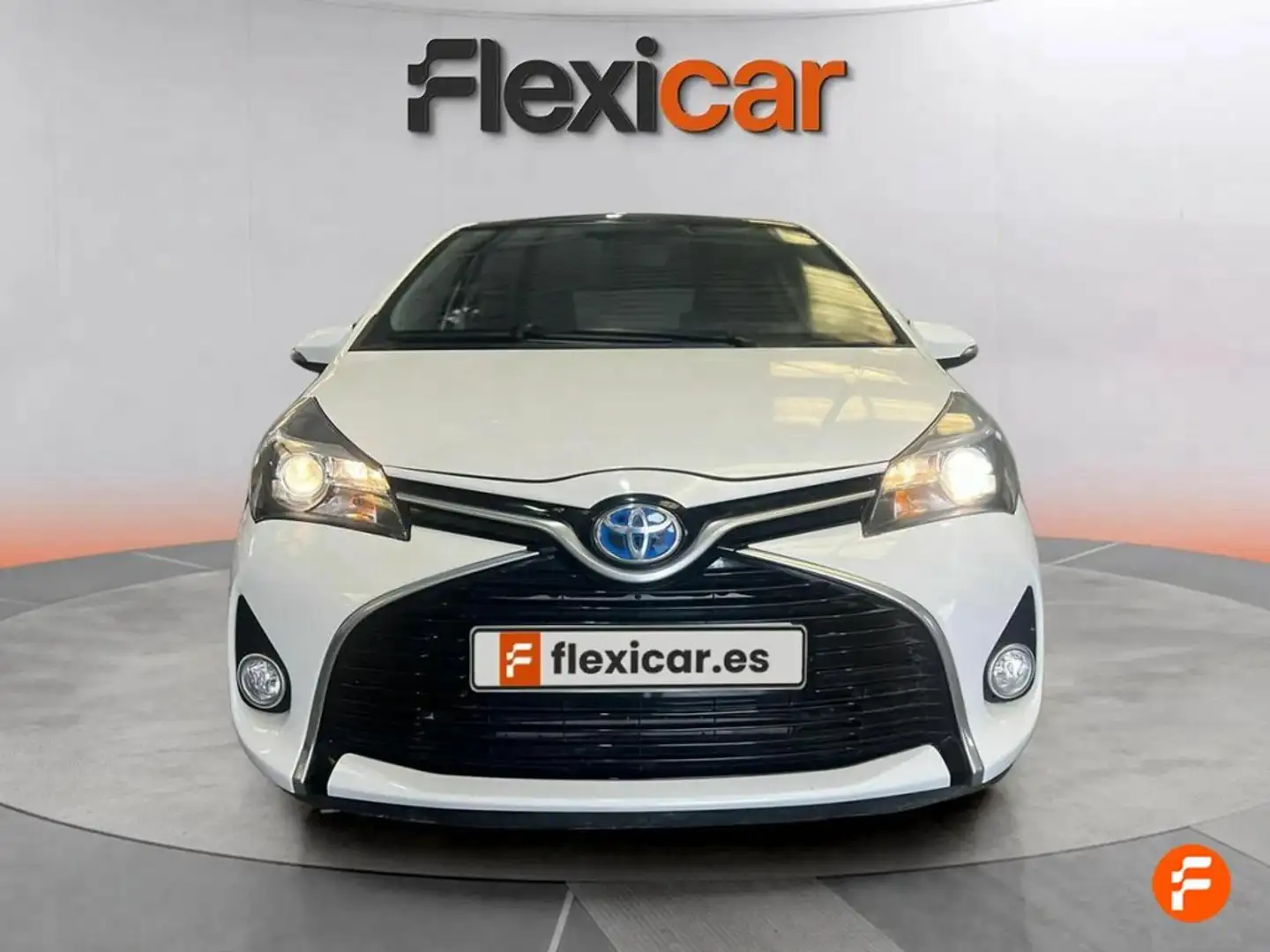Toyota Yaris Hybrid Active Amarillo - 2
