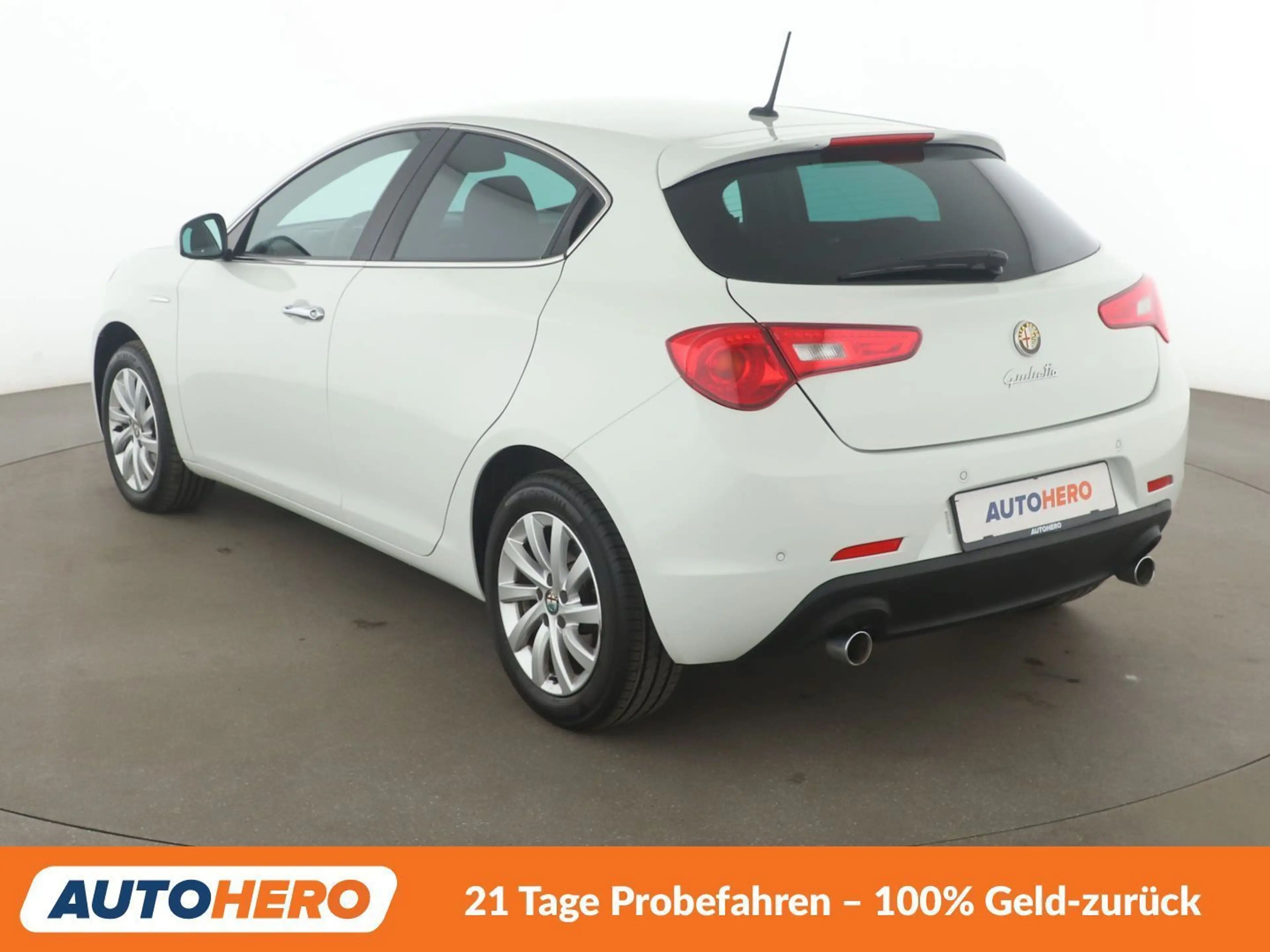 Alfa Romeo Giulietta 2.0 JTDM Turismo *ALU*PDC*SHZ* — photo 4