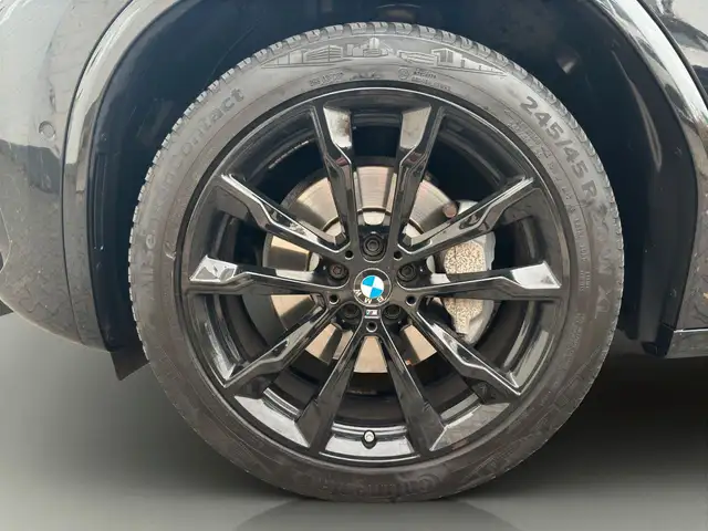 BMW X4 view 10