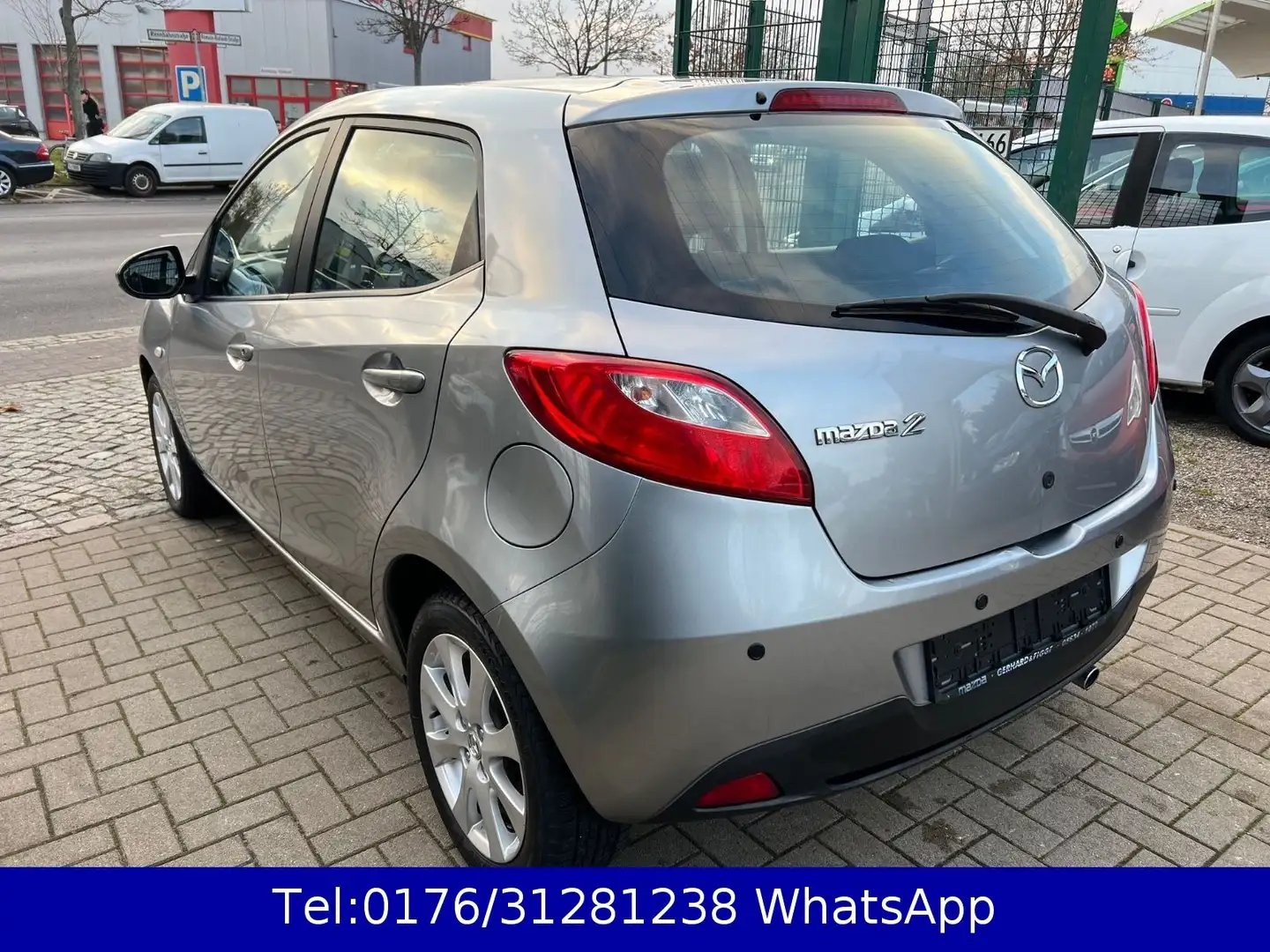 Mazda 2 Lim. 1.3 Independence !! Tüv-Neu !! 4.Türer Grau - 1