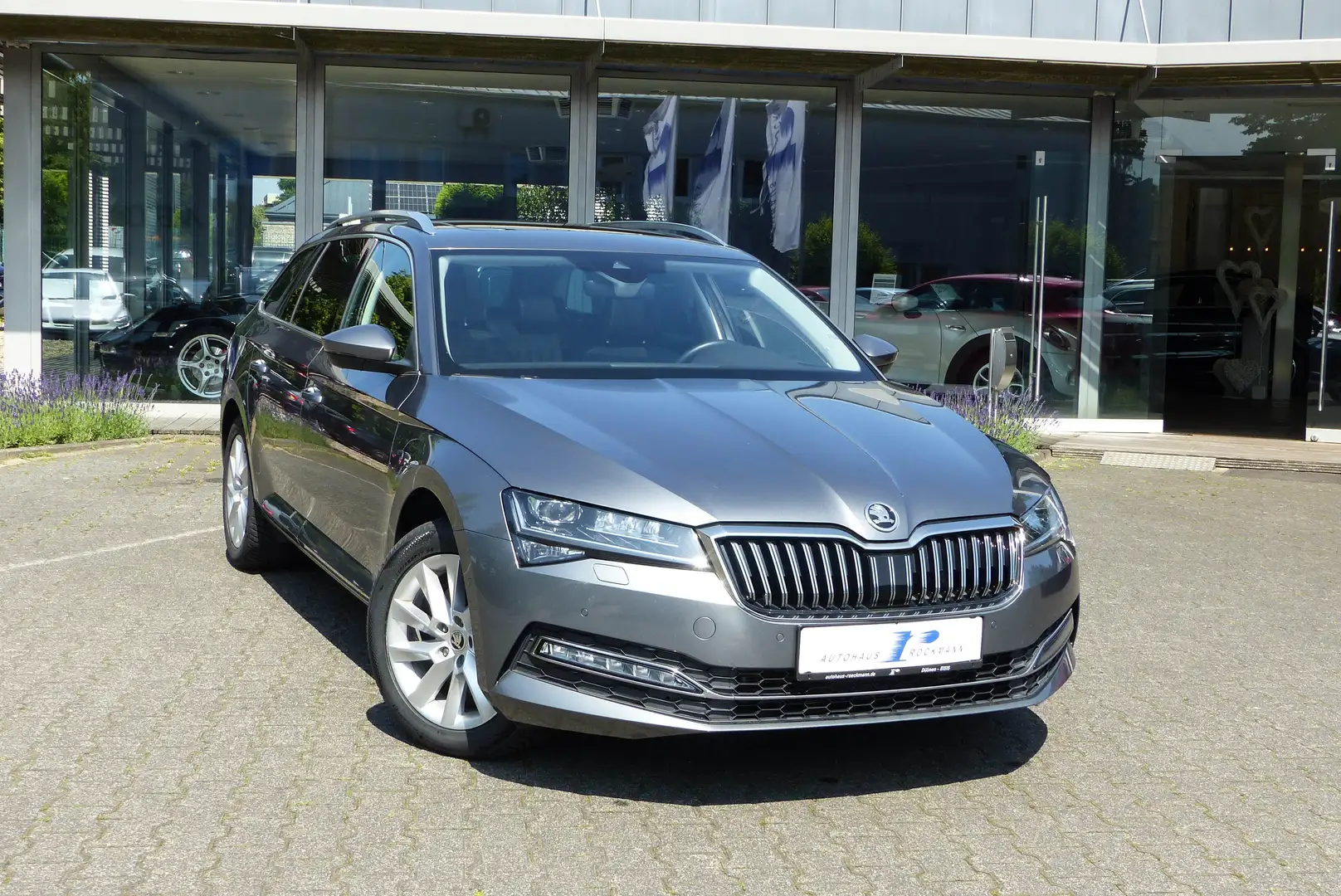 Skoda Superb TSI DSG Combi Executive Leder virtuell Navi  Schie Grau - 1