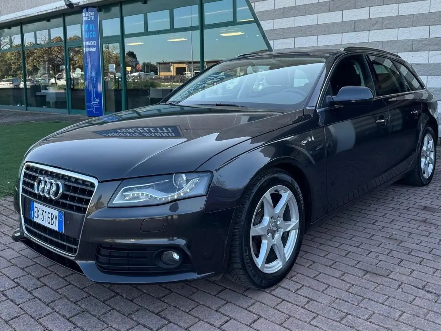 Audi A4 A4 IV 2007 Avant Avant 2.0 tdi Advanced Grijs - 2