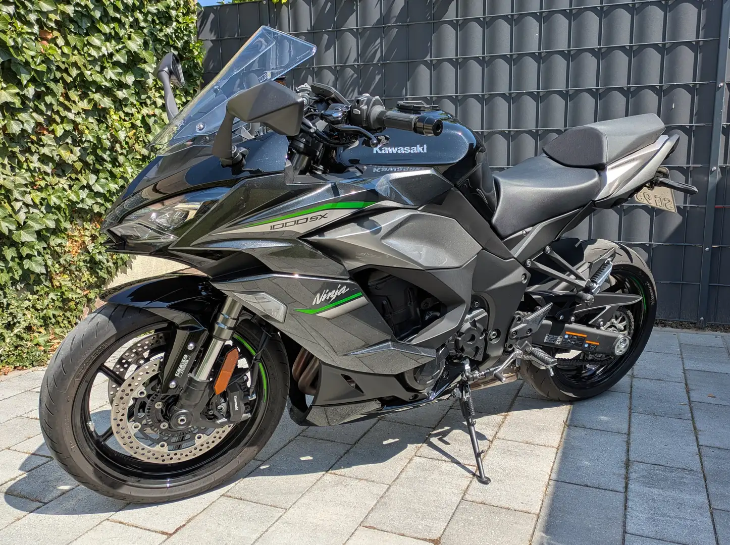 Kawasaki Ninja 1000SX Schwarz - 2
