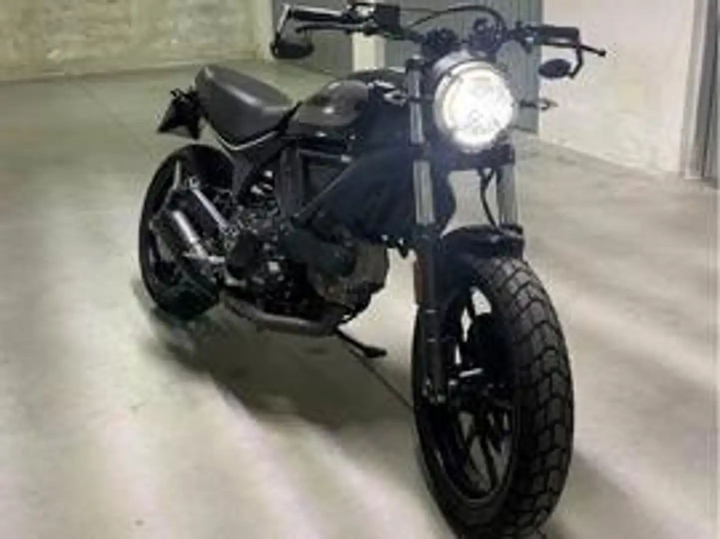 Ducati Scrambler Sixty2 Negru - 1