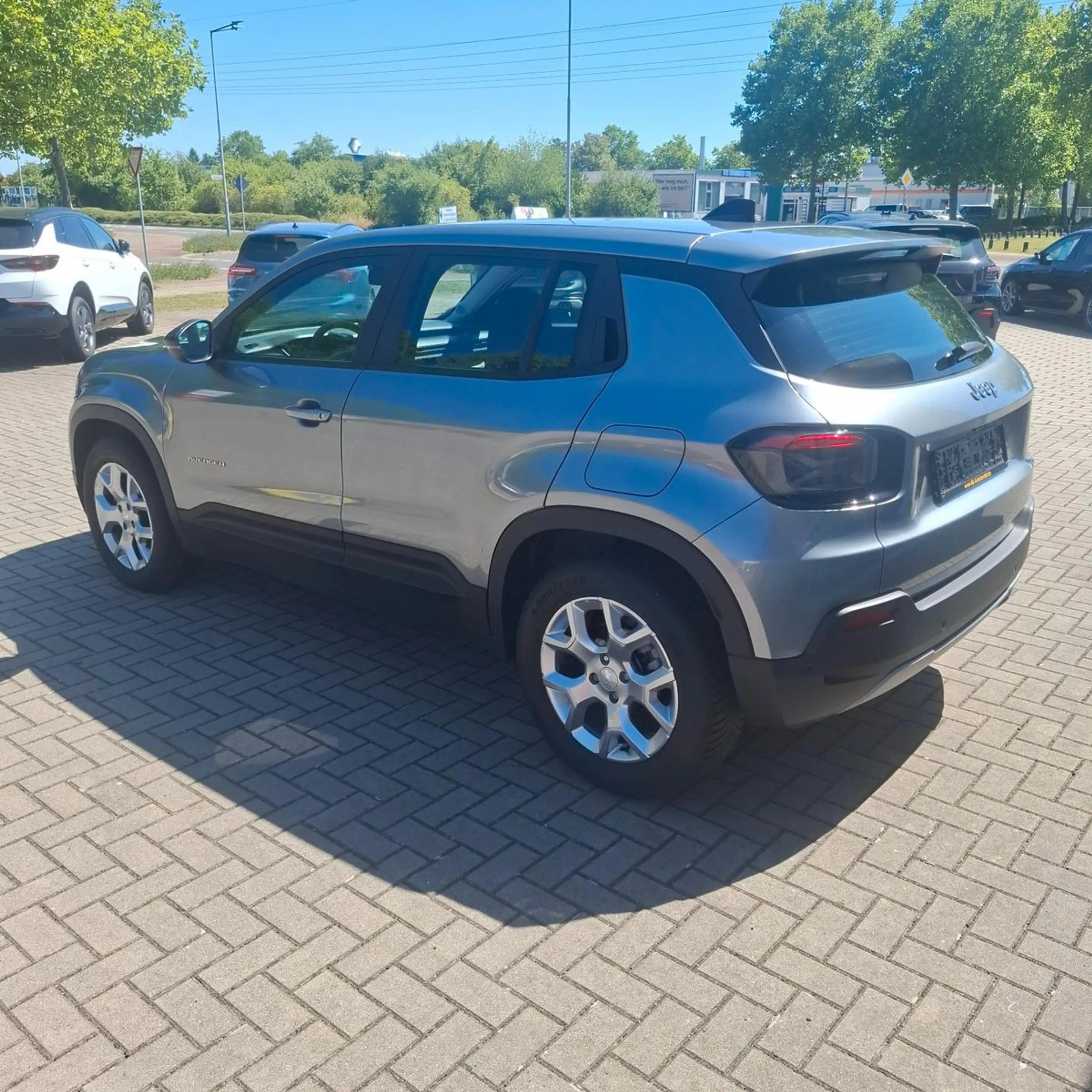 Jeep Avenger Altitude — photo 4