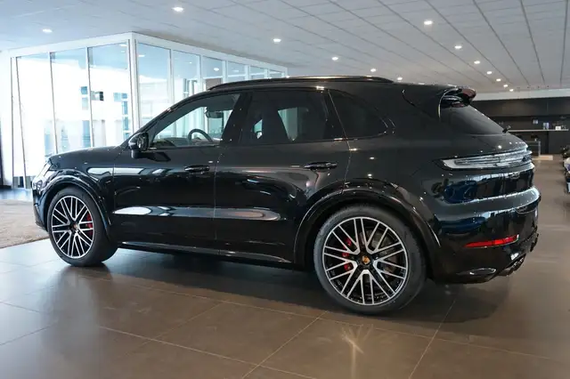Porsche Cayenne view 2
