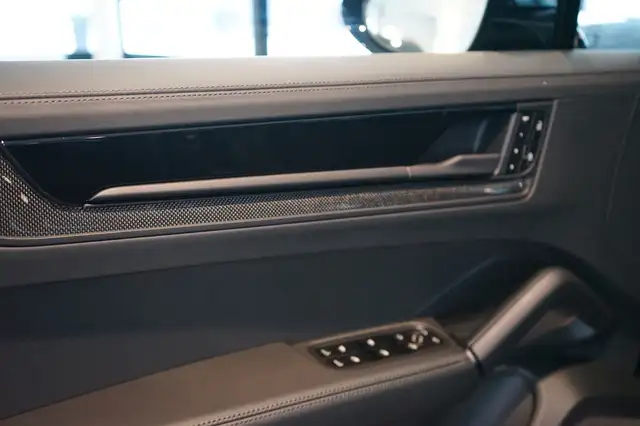 Porsche Cayenne view 15
