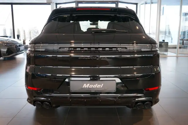 Porsche Cayenne view 4