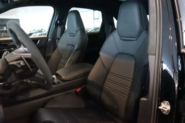 Porsche Cayenne view 7
