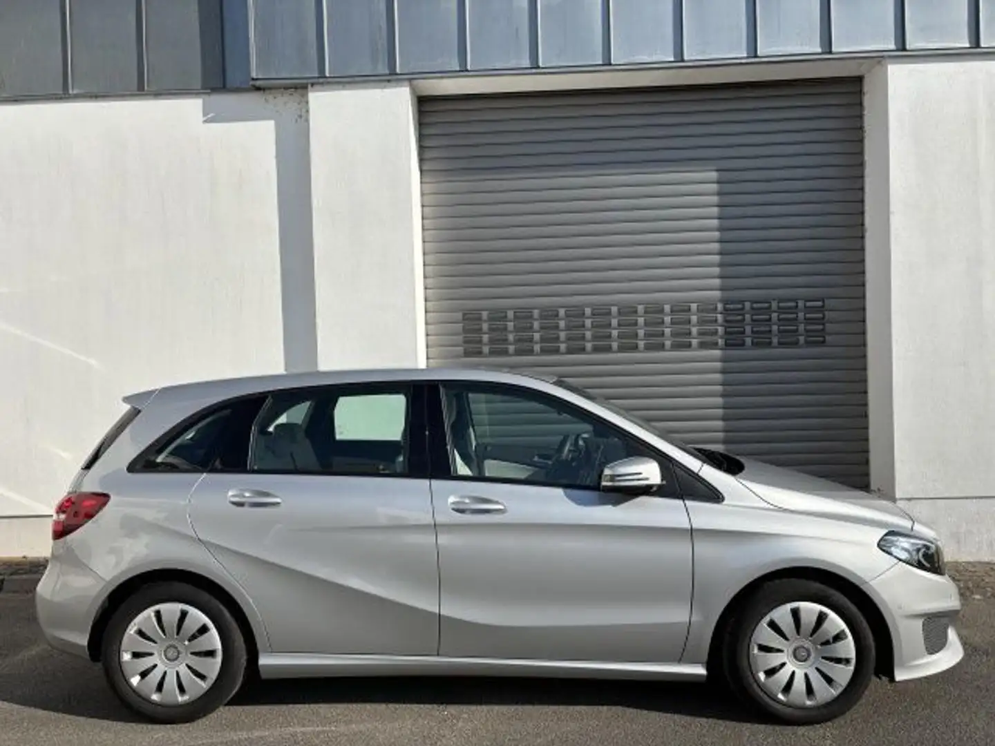 Mercedes-Benz B 200 Automatik AHZV Navi LED Klima Einparkhilfe Argent - 2