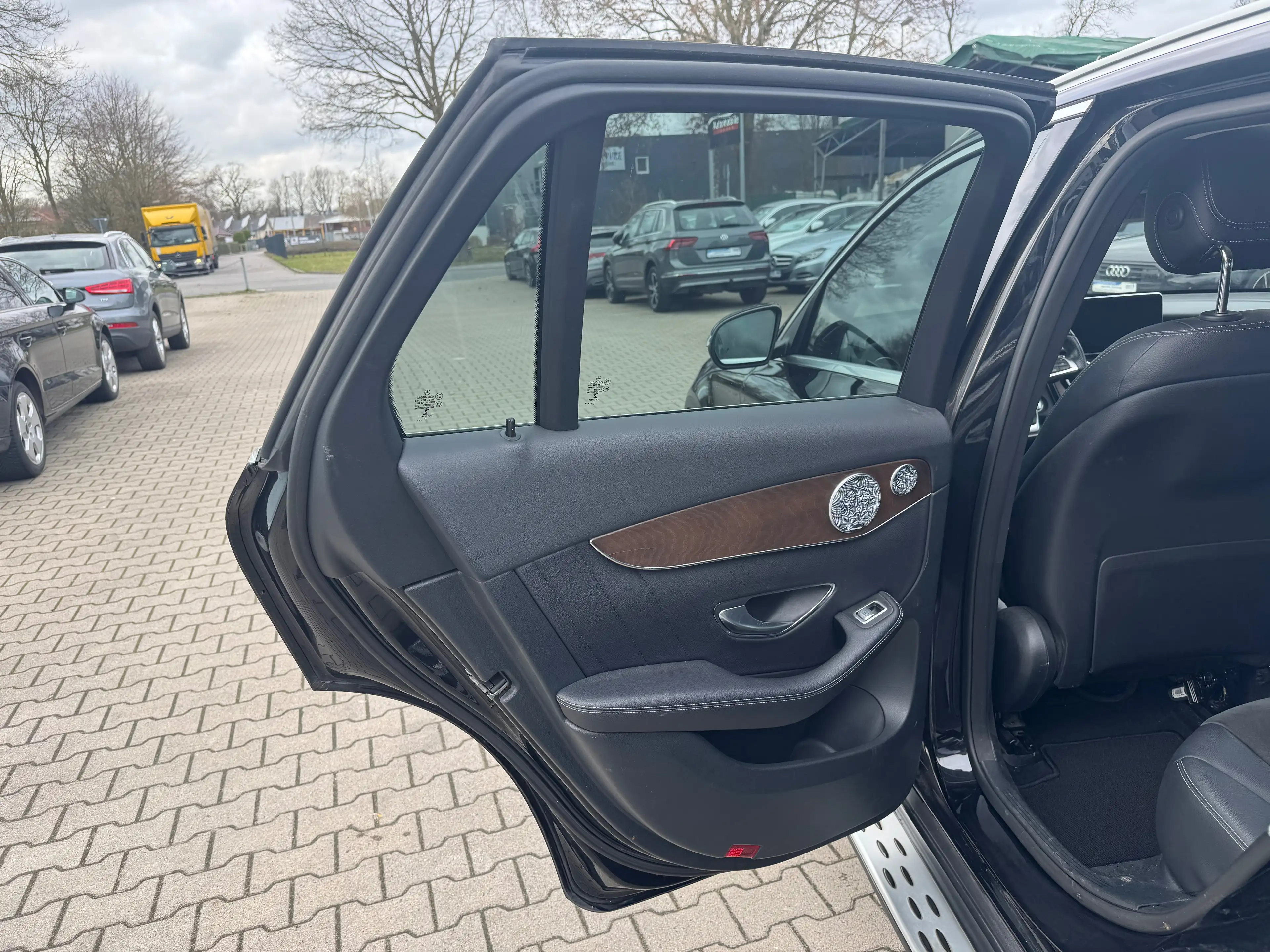 Mercedes-Benz GLC 350 d 4Matic 9G-TRONIC "AMG Line" *AHK *360 Grad — photo 13