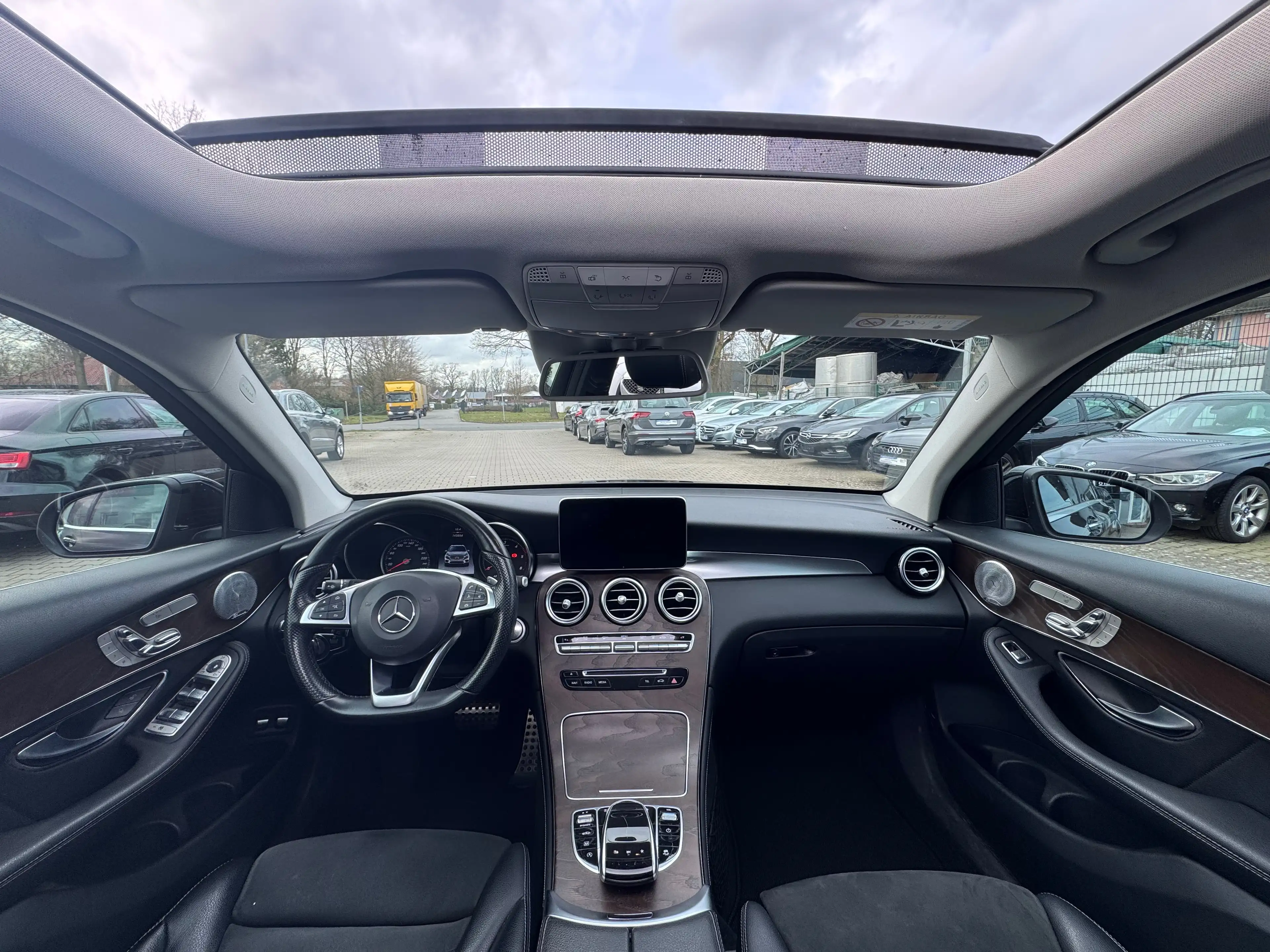 Mercedes-Benz GLC 350 d 4Matic 9G-TRONIC "AMG Line" *AHK *360 Grad — photo 15