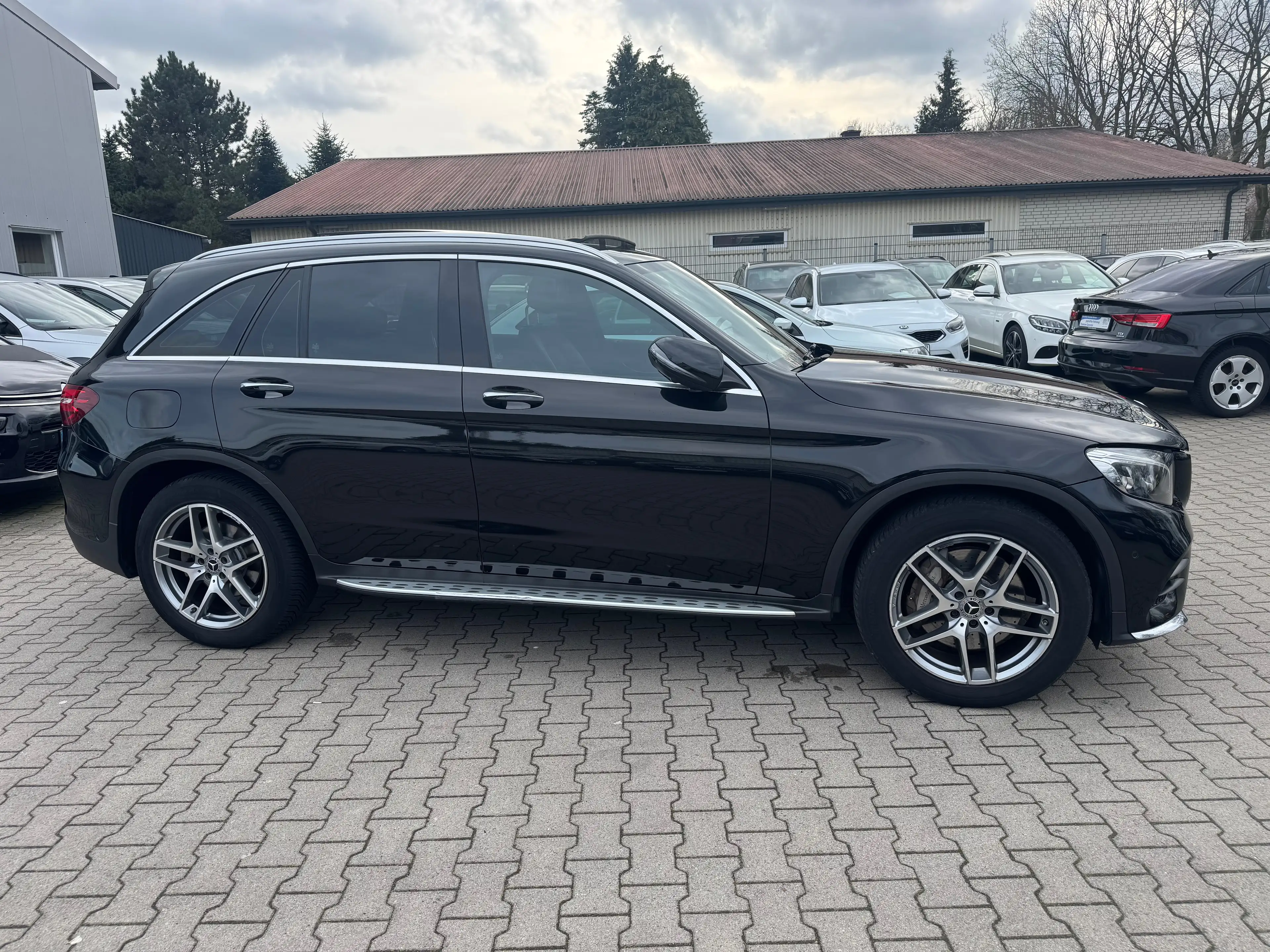 Mercedes-Benz GLC 350 d 4Matic 9G-TRONIC "AMG Line" *AHK *360 Grad — photo 6