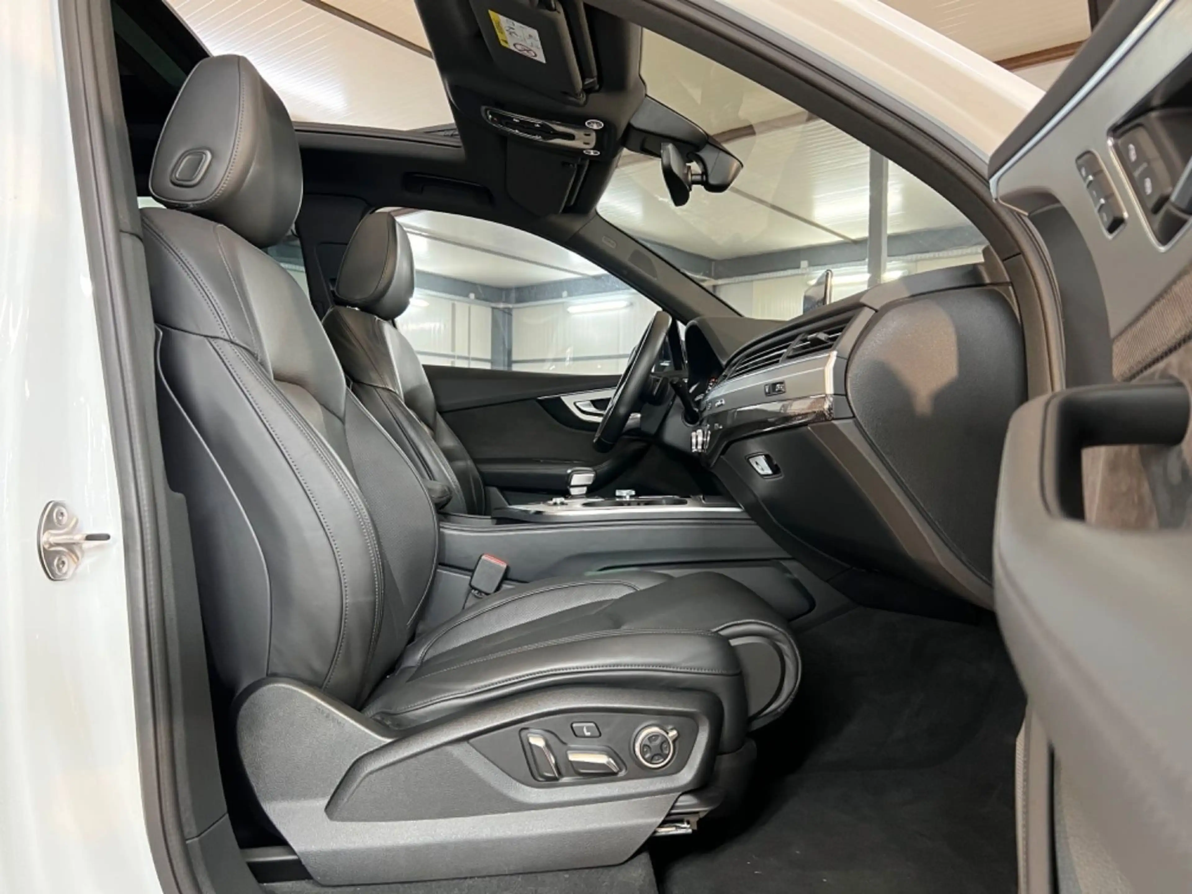 Audi SQ7 4.0 TDI V8 quattro Advanced Voll 7-Sitz Pano — photo 10