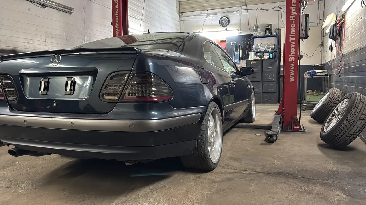 Mercedes-Benz CLK 320