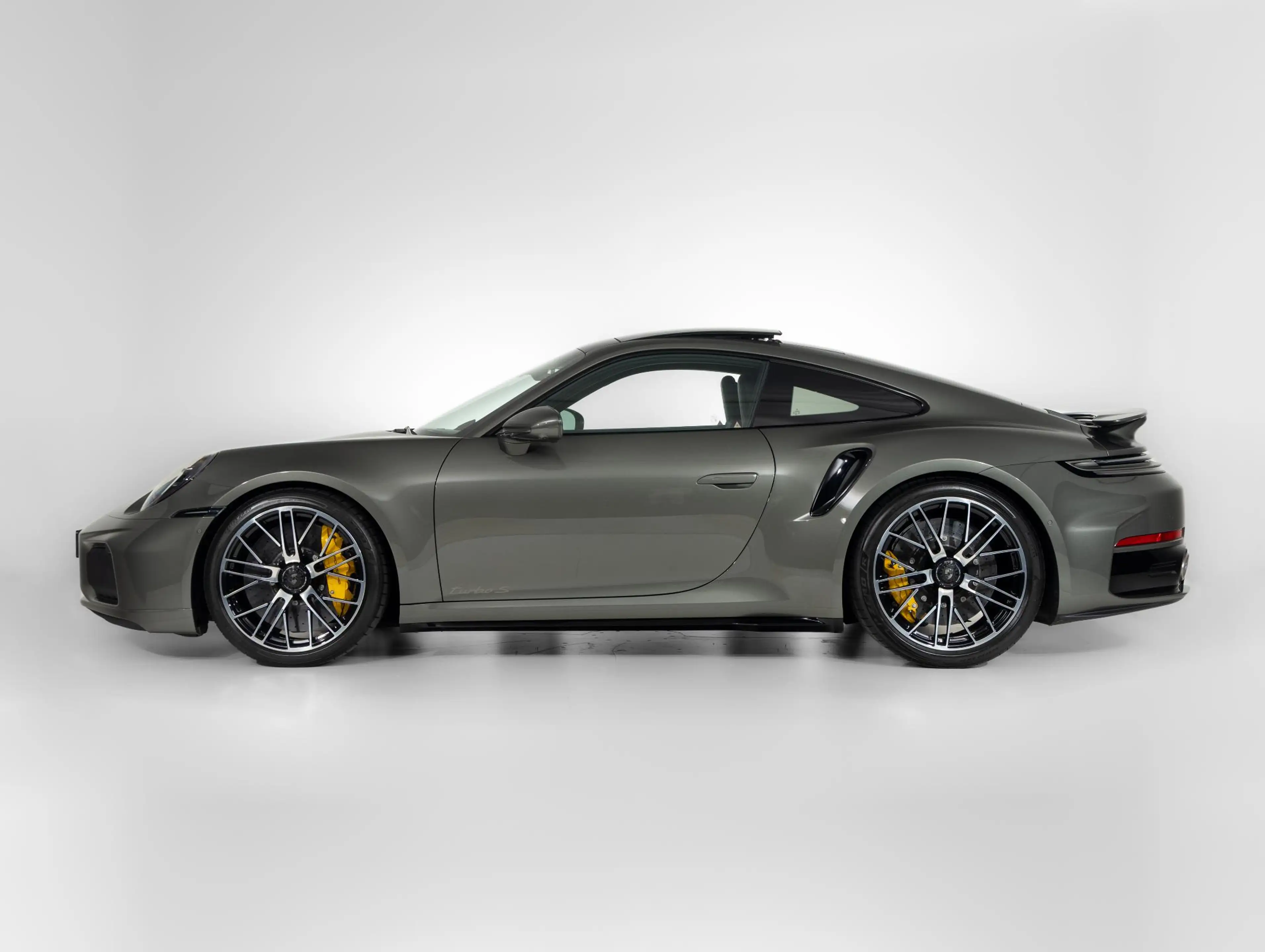 Porsche 992 Turbo S — photo 11