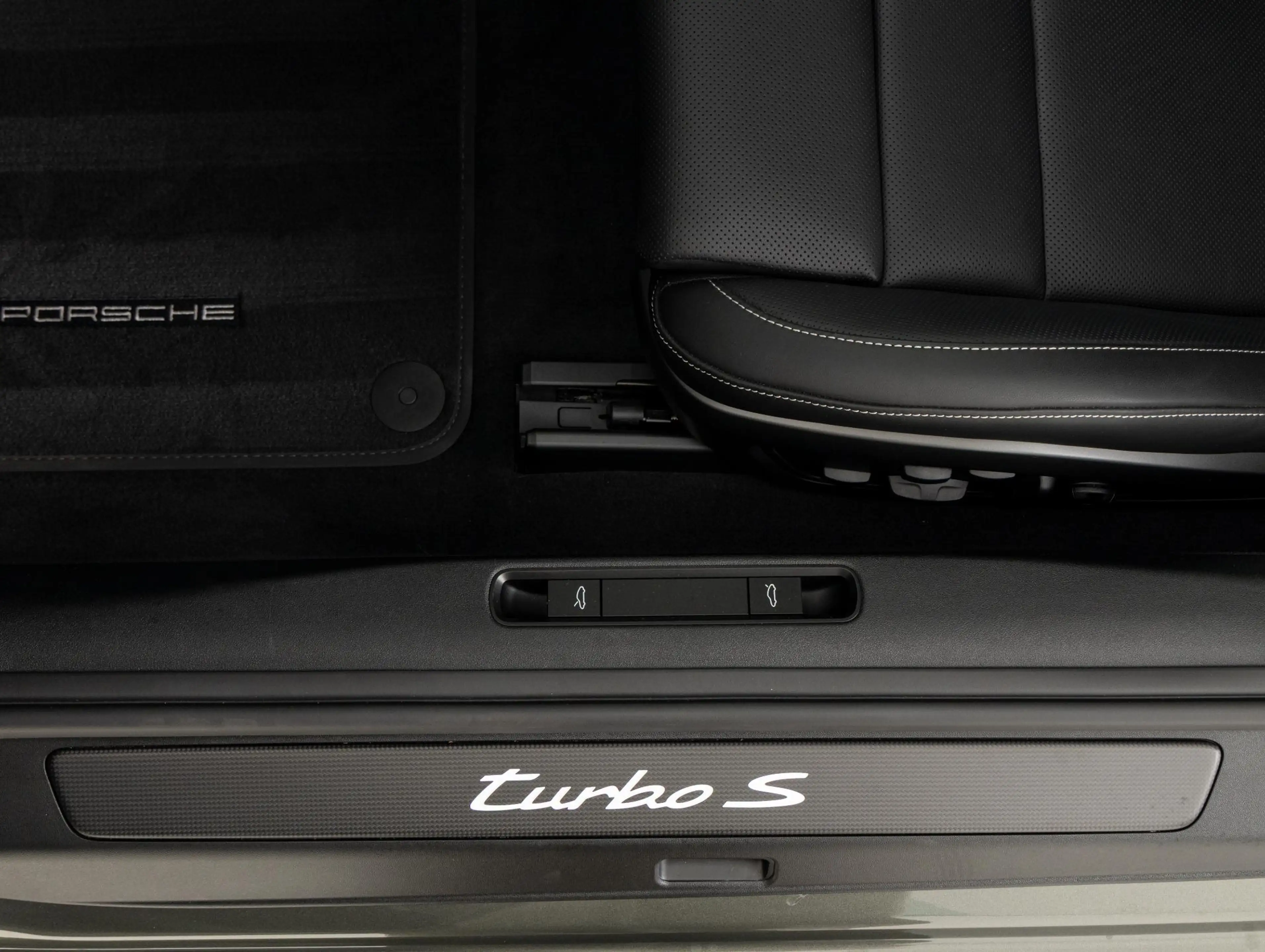 Porsche 992 Turbo S — photo 33