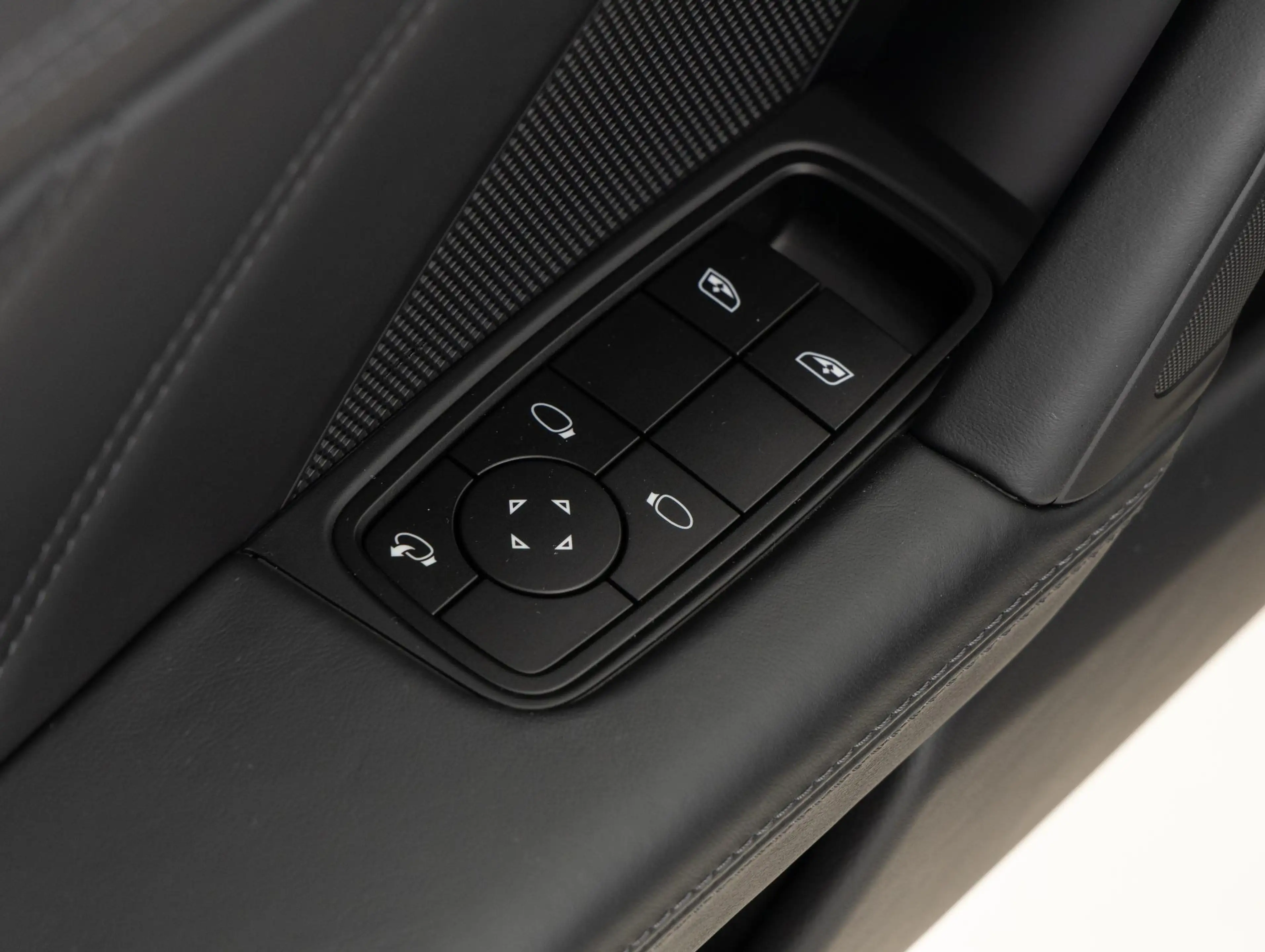 Porsche 992 Turbo S — photo 36