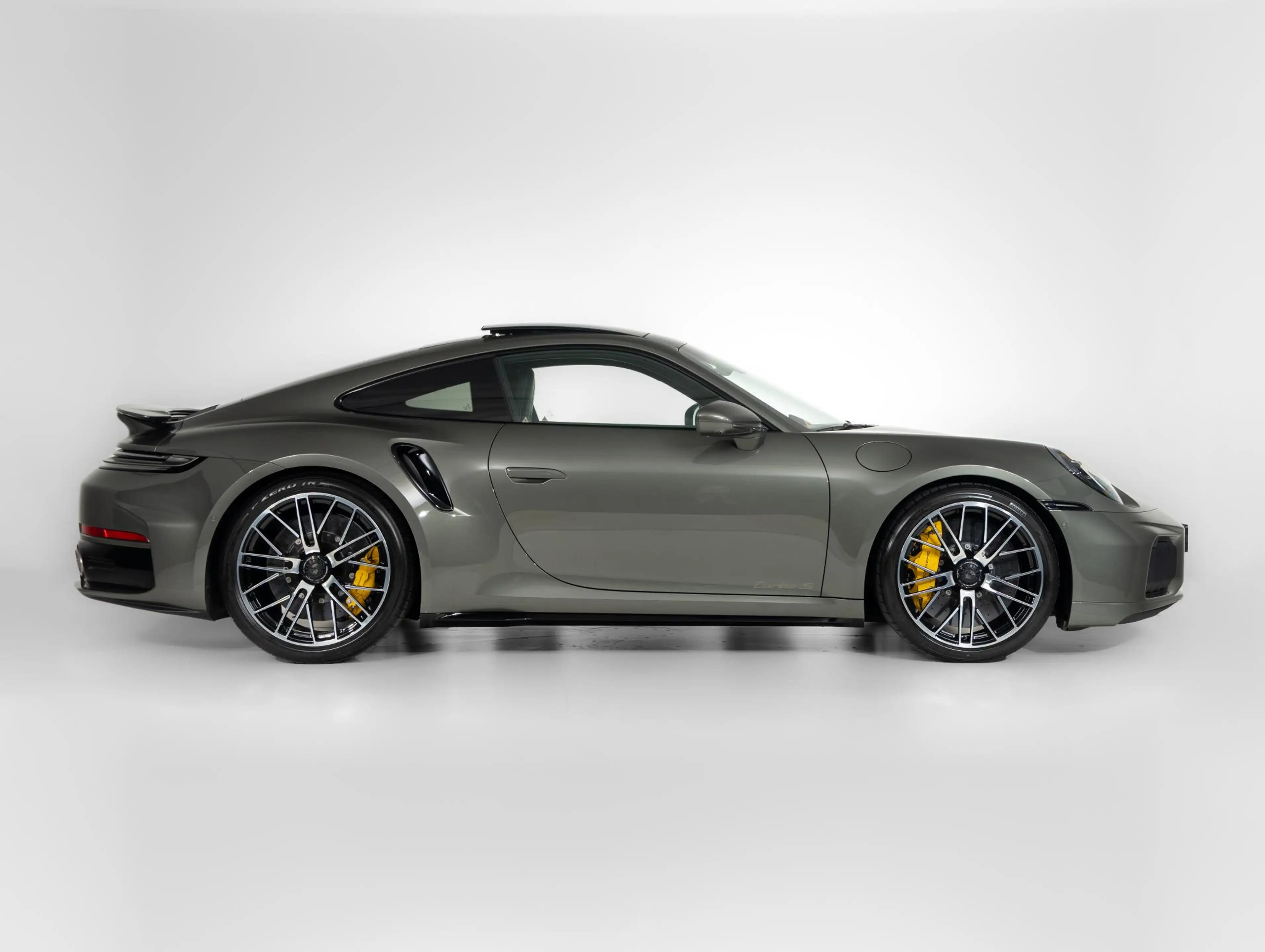 Porsche 992 Turbo S — photo 10