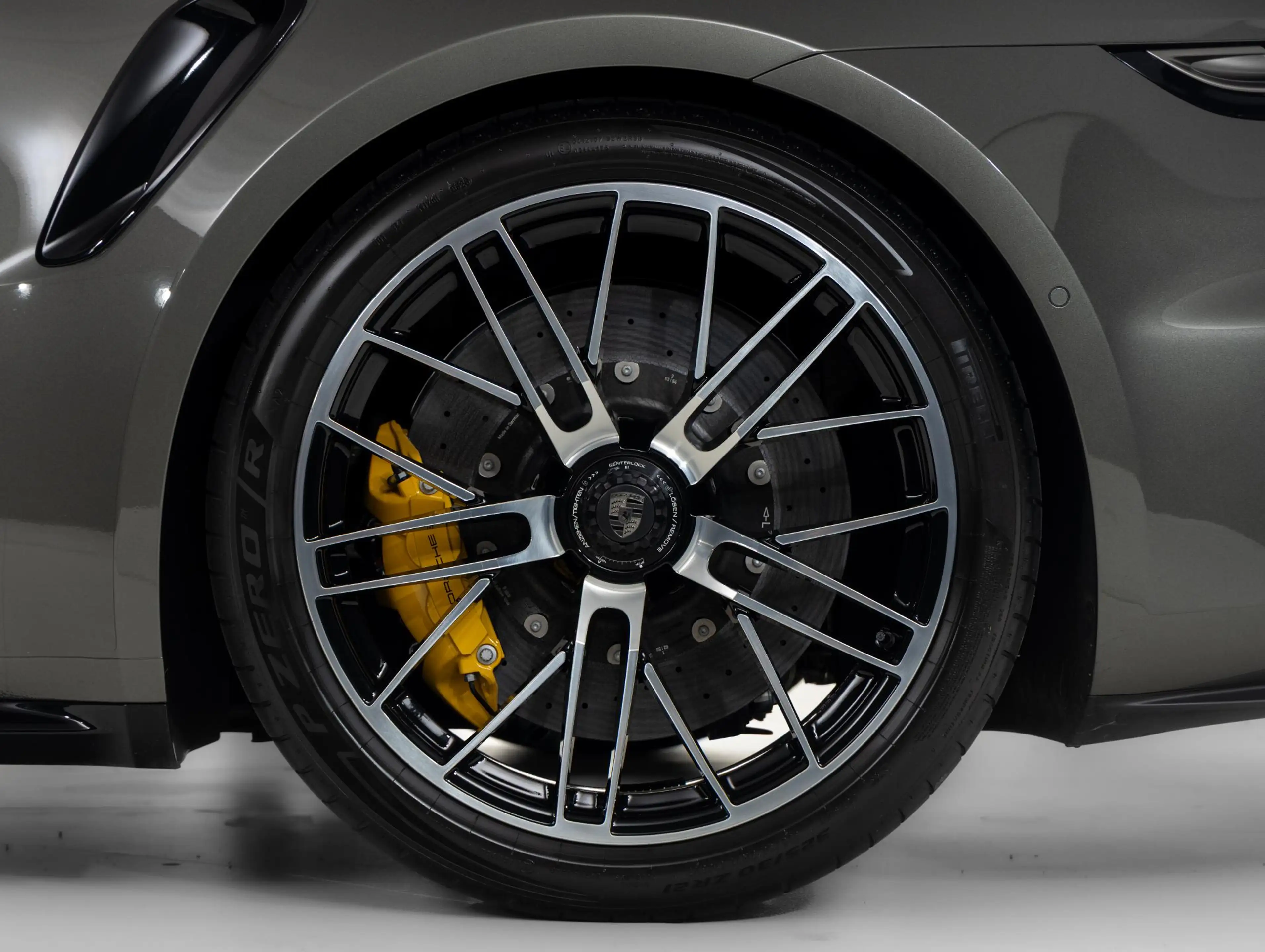 Porsche 992 Turbo S — photo 47
