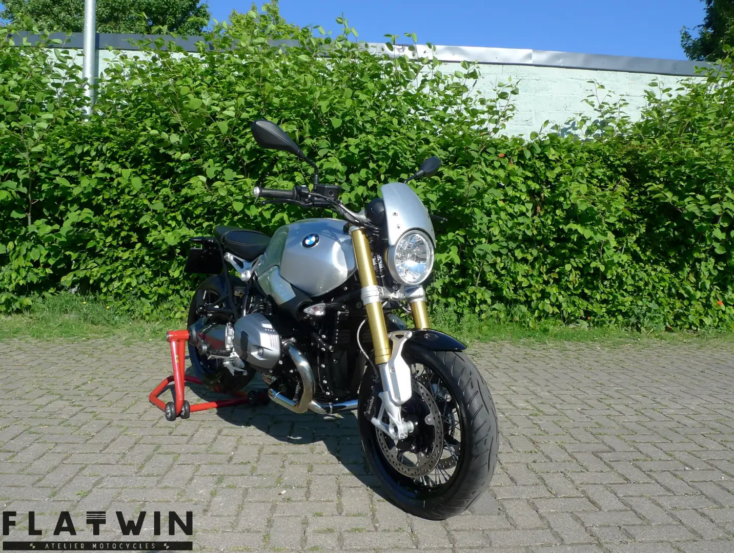 BMW R nineT 9km - #flatwinmotos Argintiu - 2