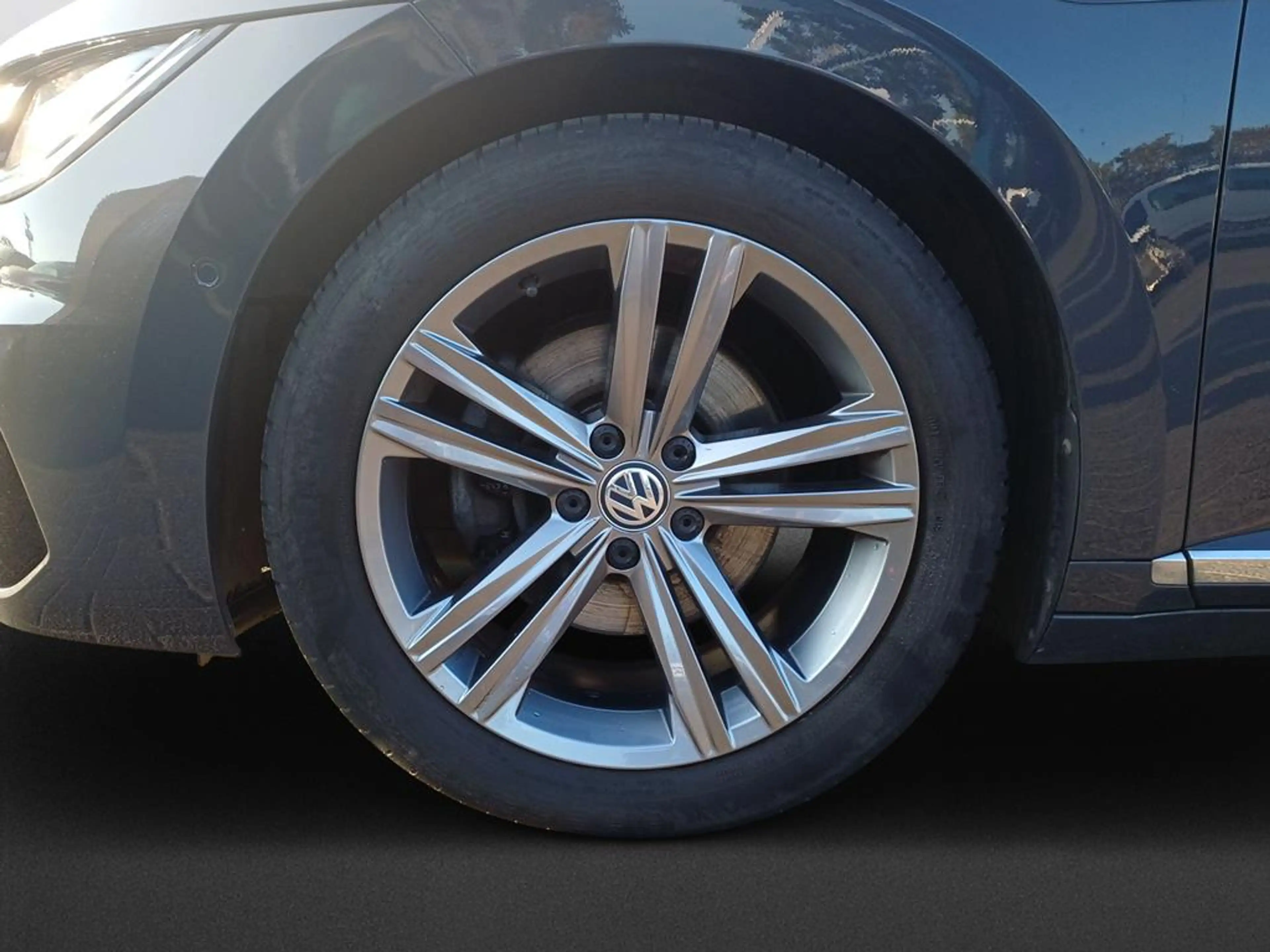 Volkswagen Arteon R-Line — photo 10