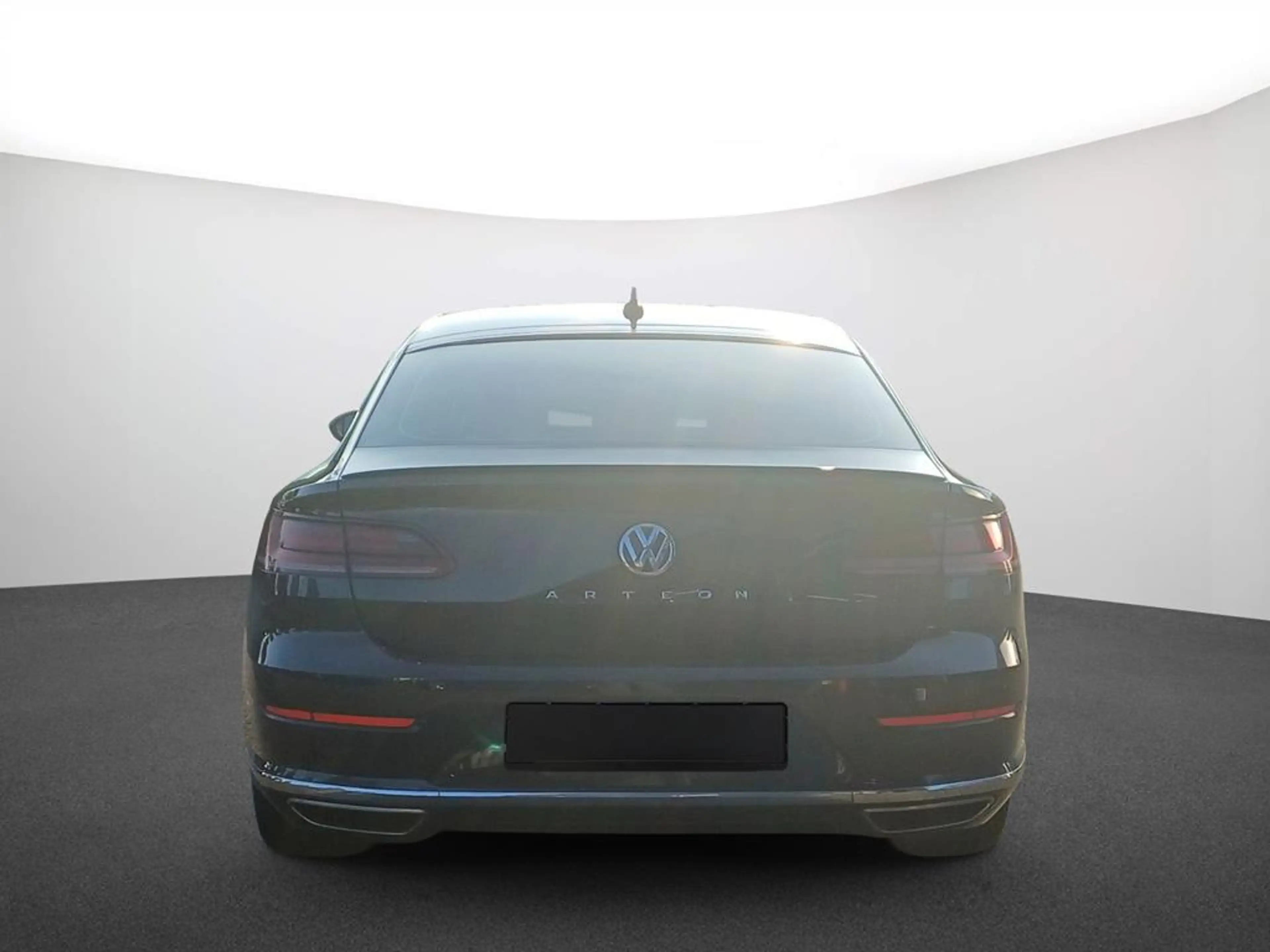Volkswagen Arteon R-Line — photo 4