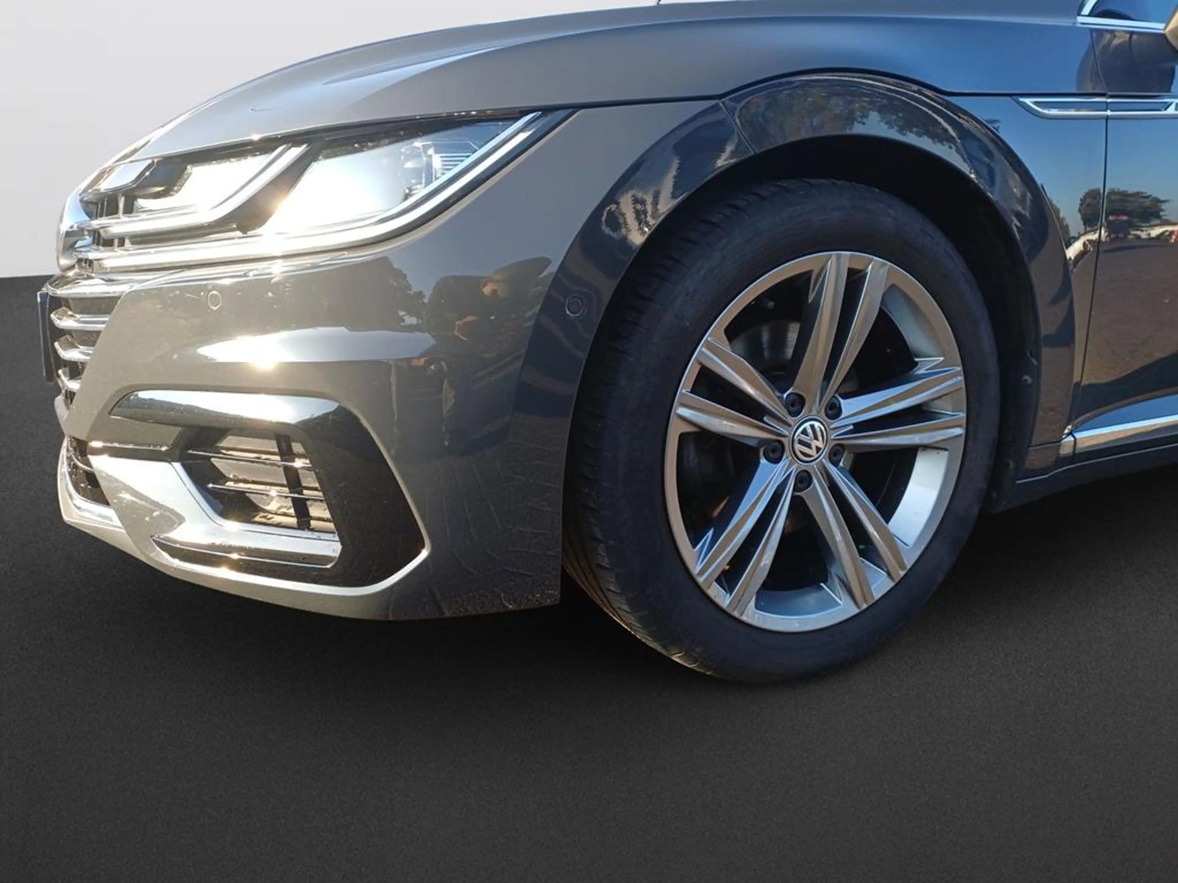 Volkswagen Arteon R-Line — photo 11