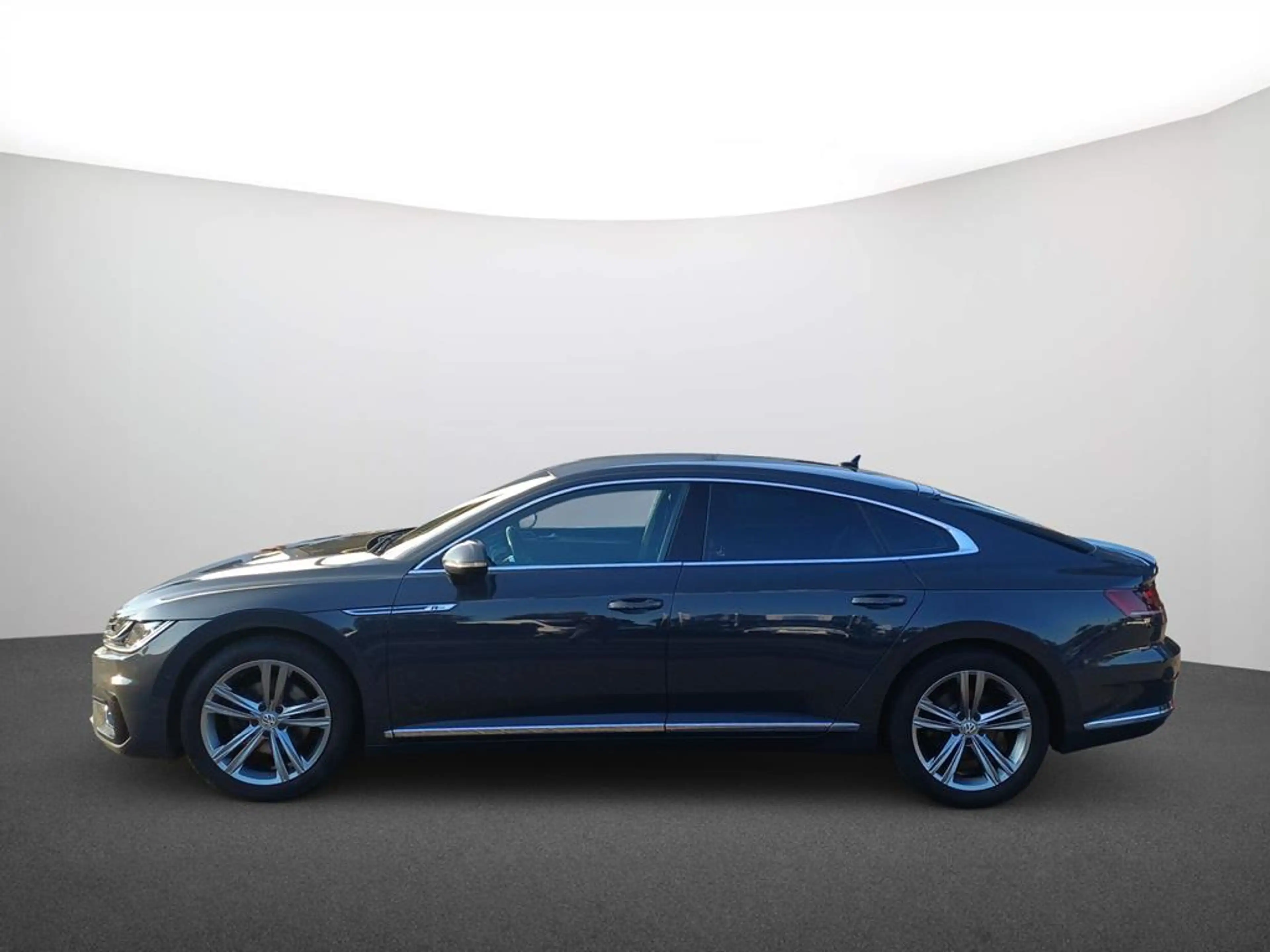 Volkswagen Arteon R-Line — photo 5